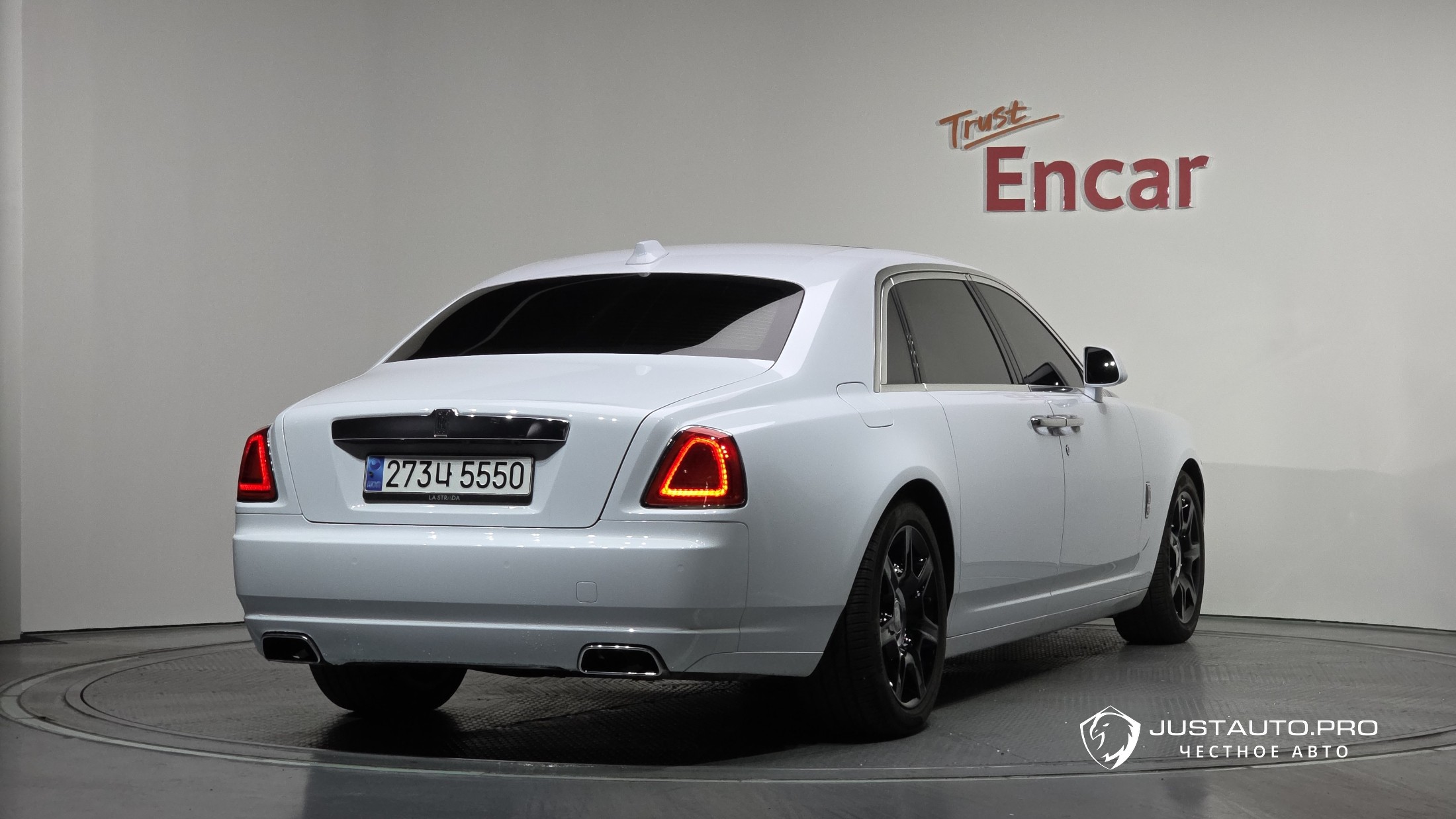 Автомобиль Rolls-Royce Ghost