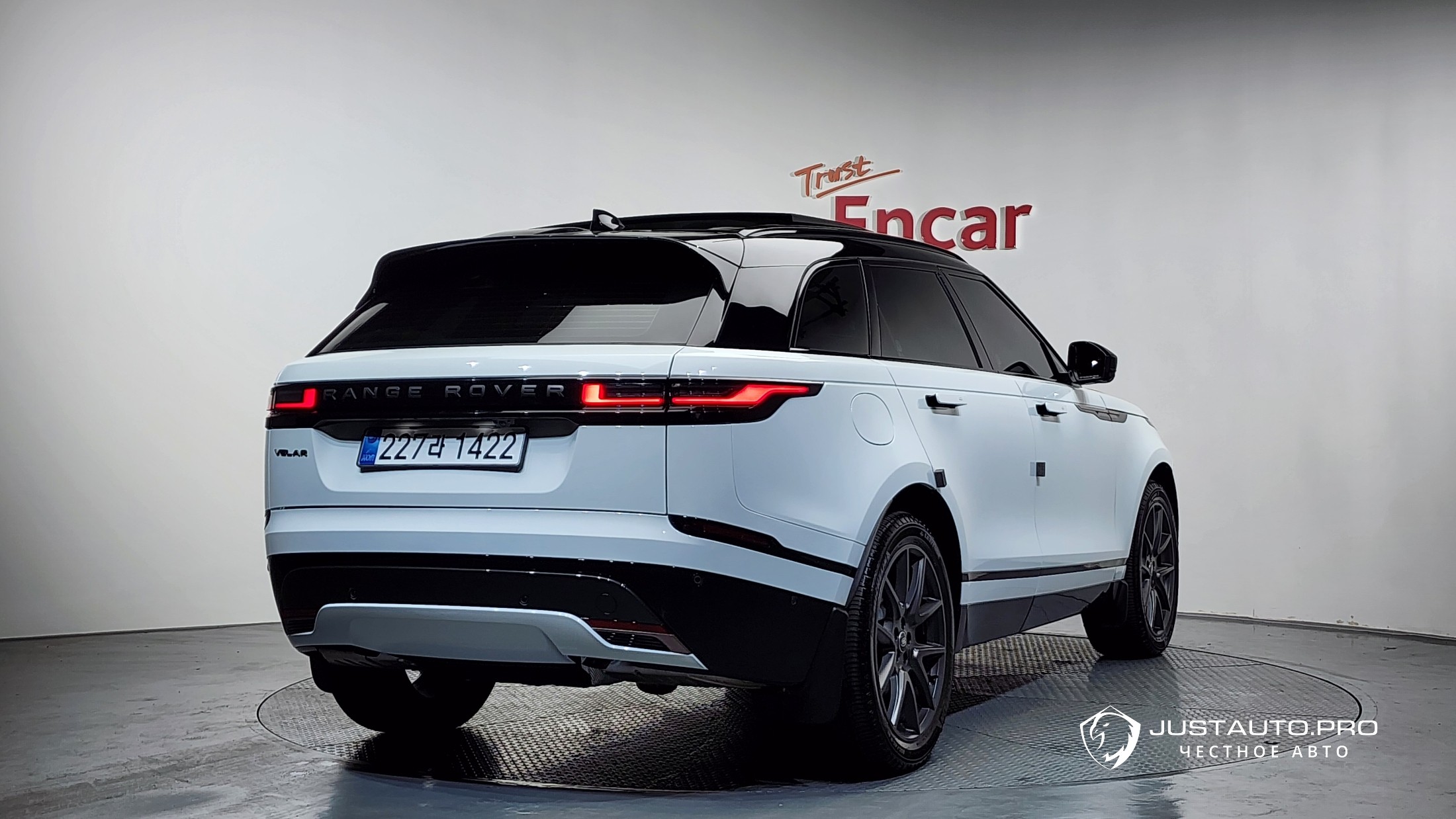 Автомобиль Land Rover Range Rover Velar