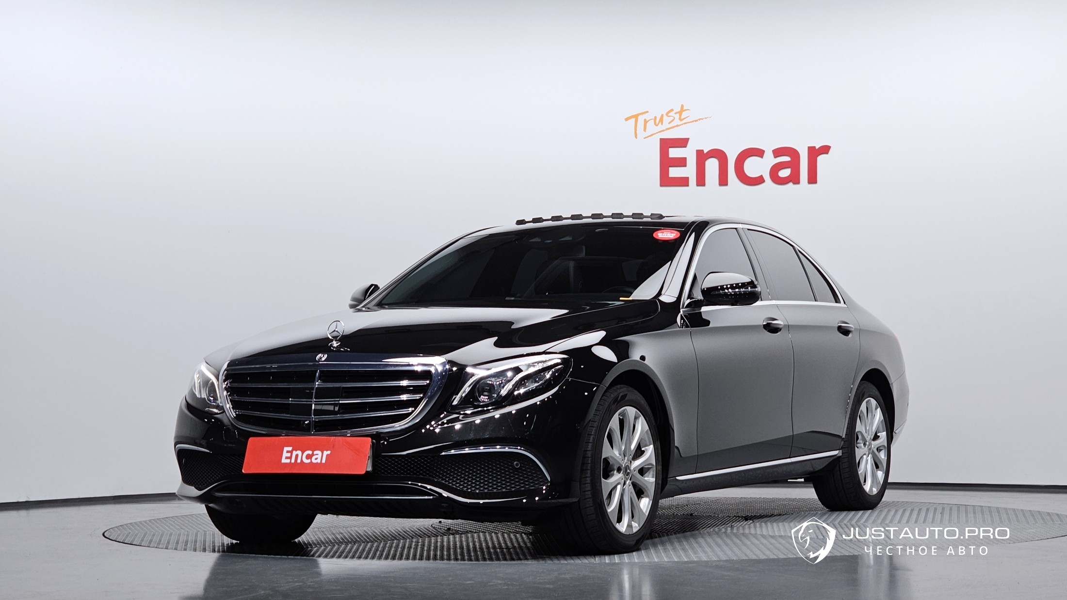 Автомобиль Mercedes-Benz E-Class