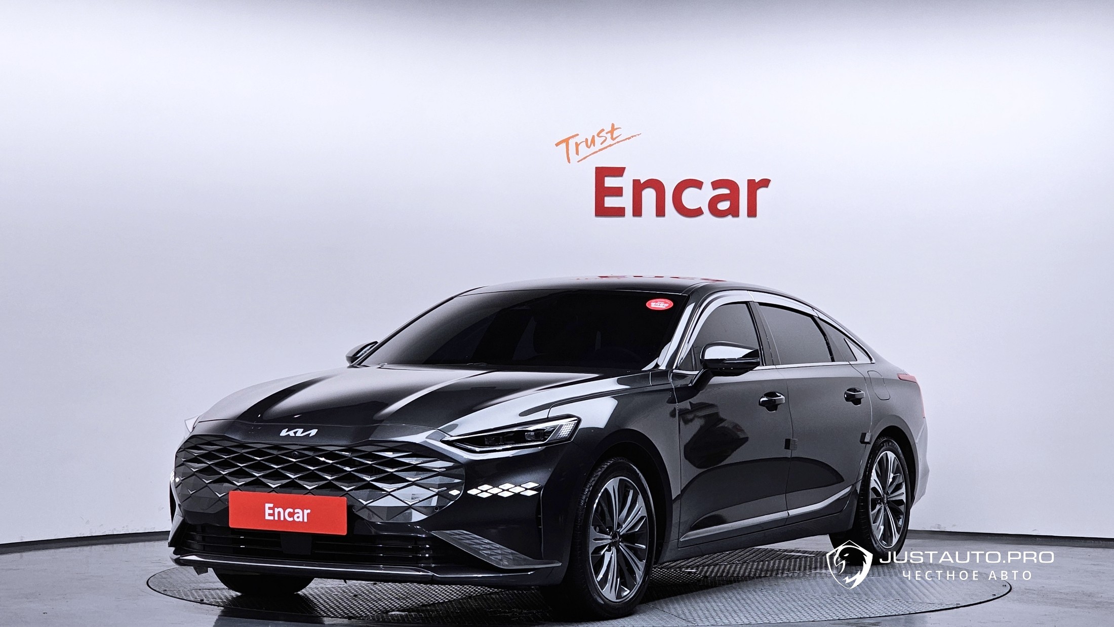 Автомобиль Kia K8