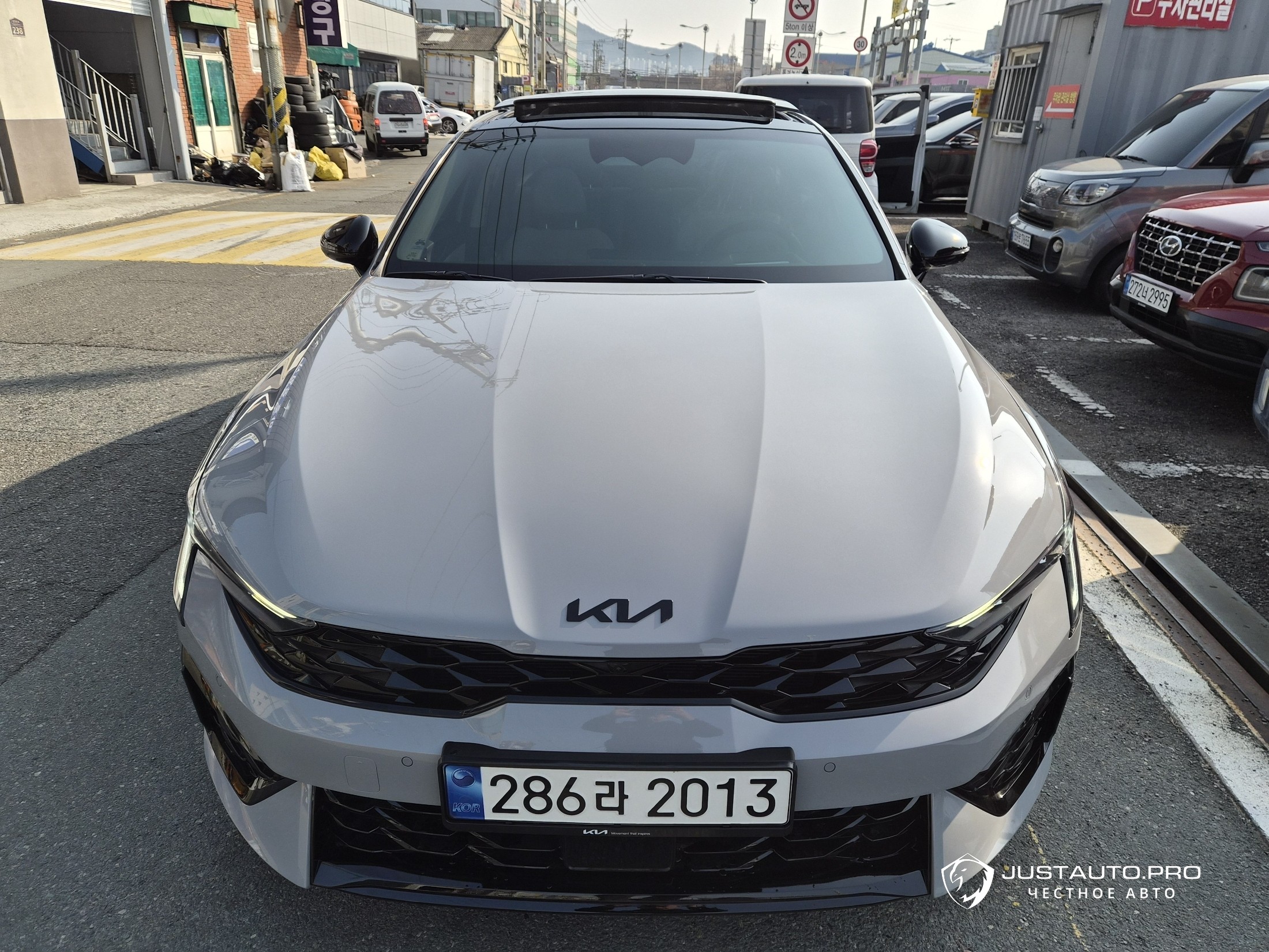Автомобиль Kia K5