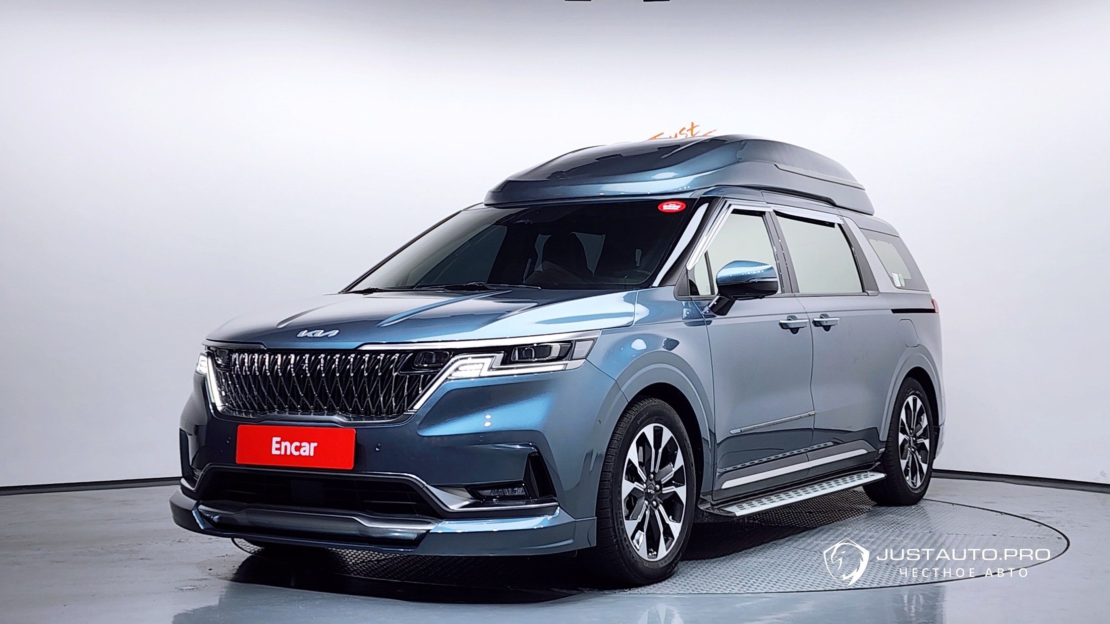 Автомобиль Kia Canival