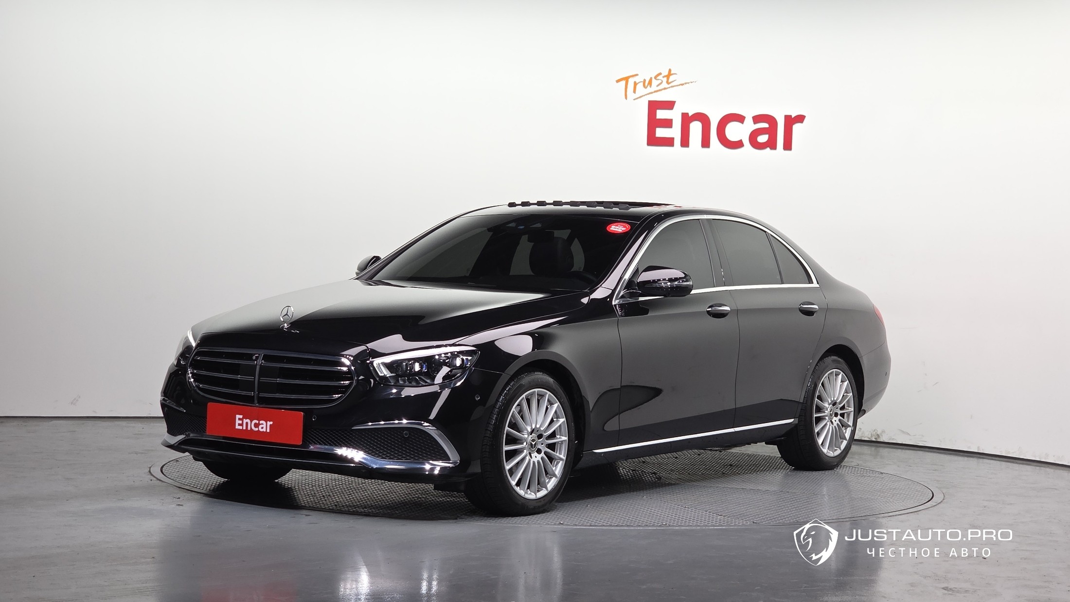 Автомобиль Mercedes-Benz E-Class