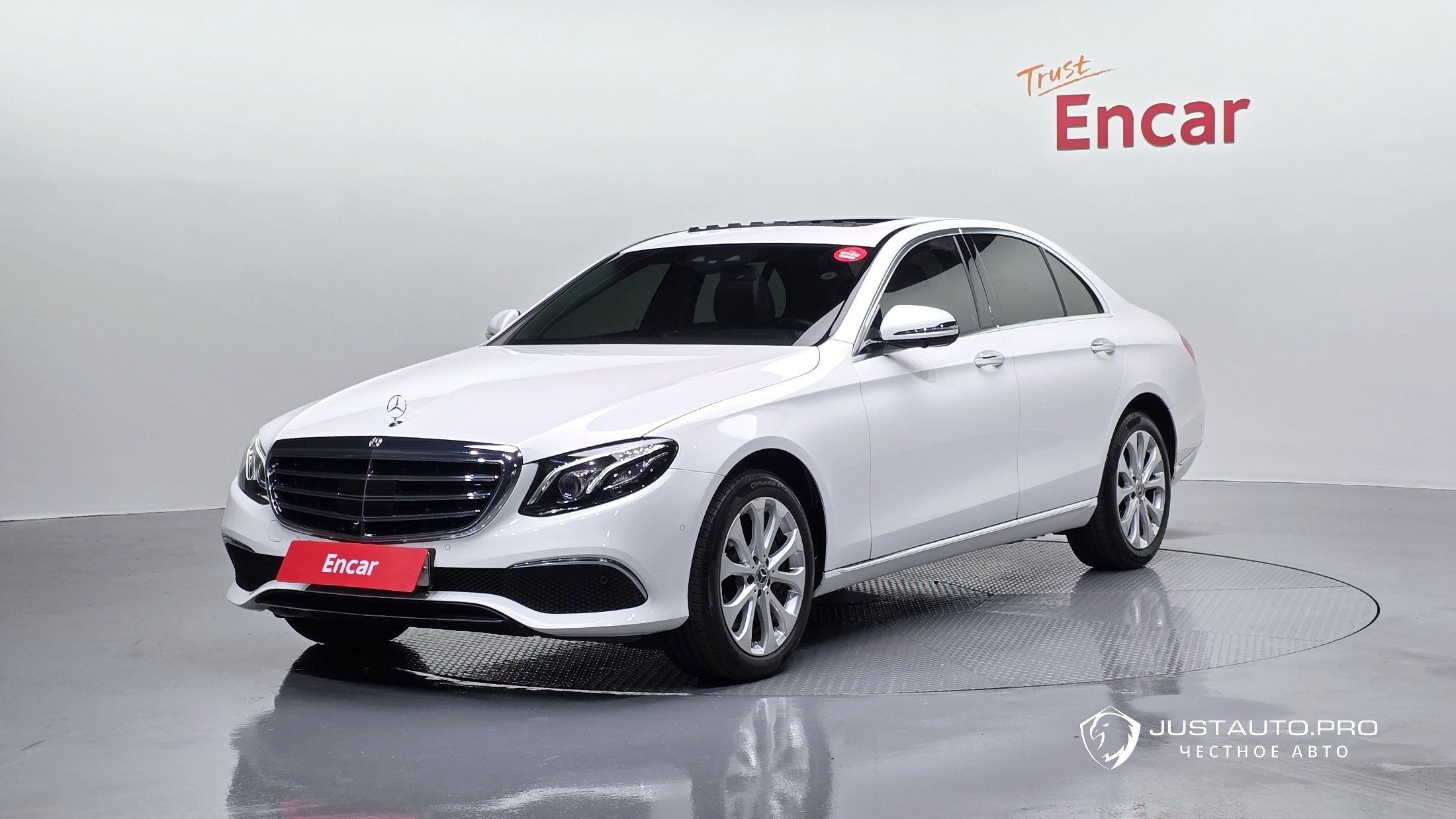 Автомобиль Mercedes-Benz E-Class