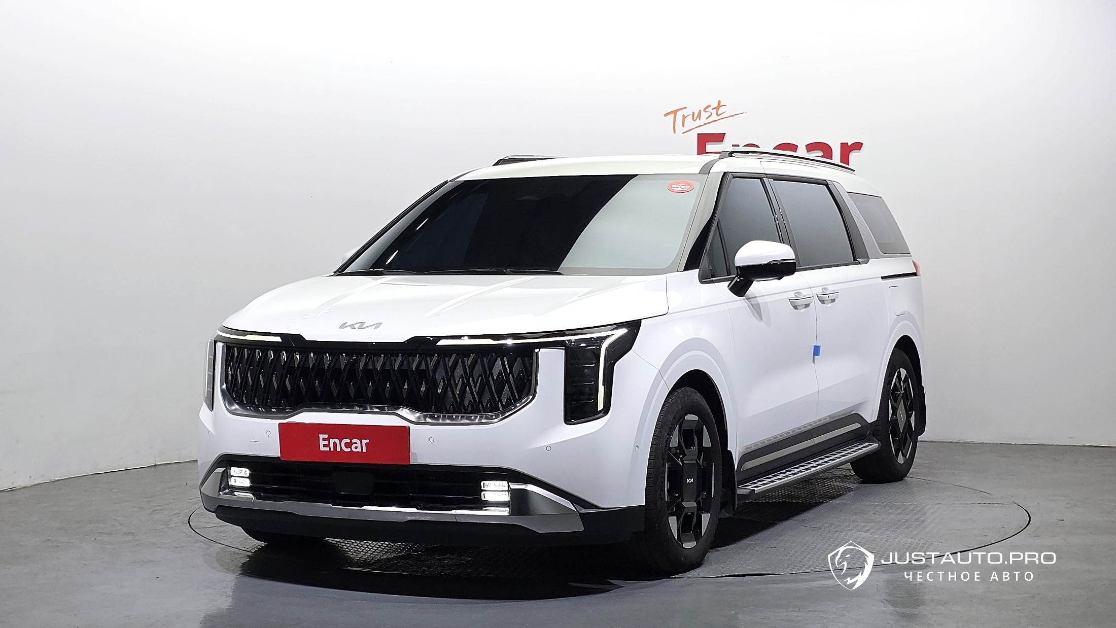 Автомобиль Kia Canival