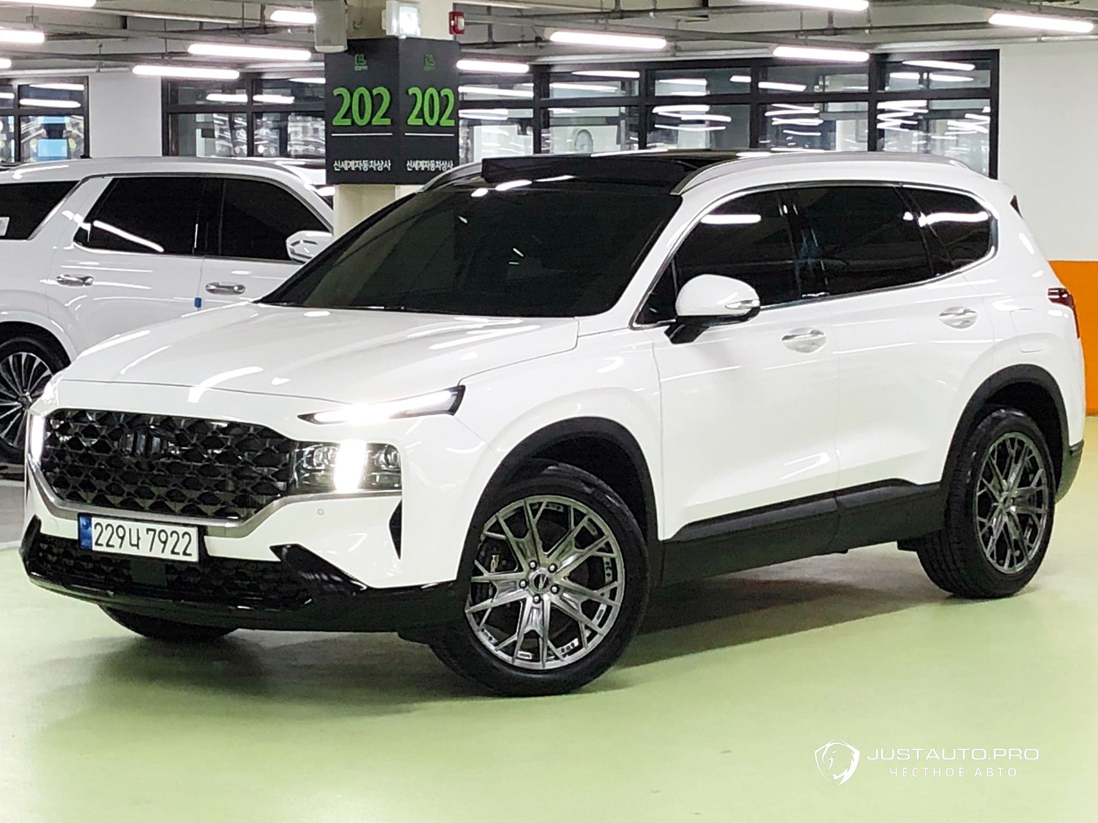 Автомобиль Hyundai Santafe