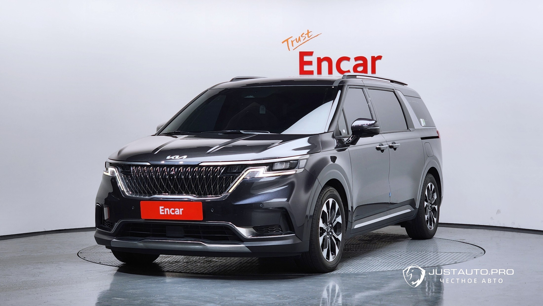 Автомобиль Kia Canival