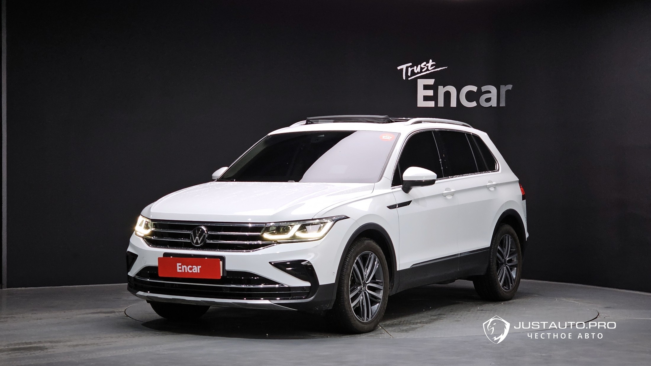 Автомобиль Volkswagen Tiguan