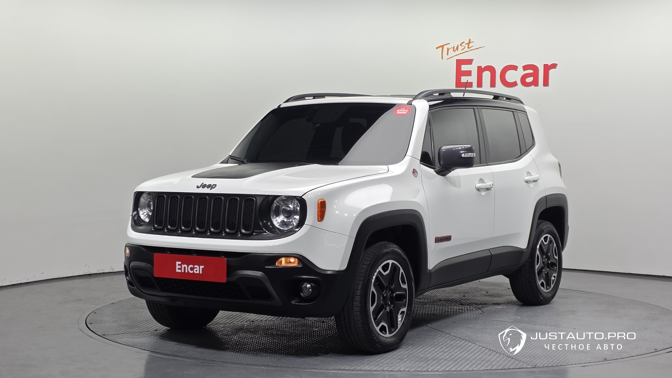 Автомобиль Jeep Renegade