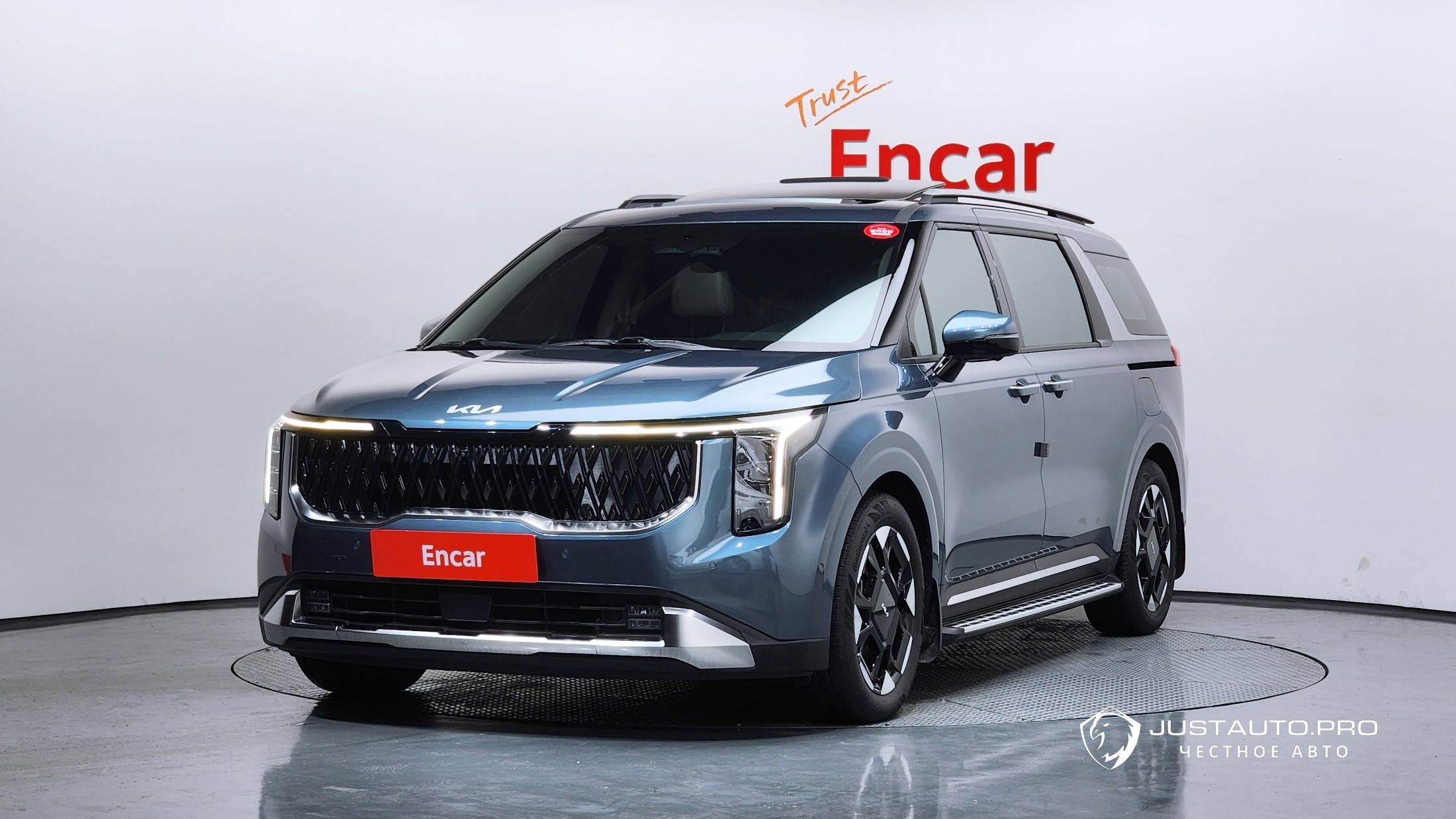 Автомобиль Kia Canival
