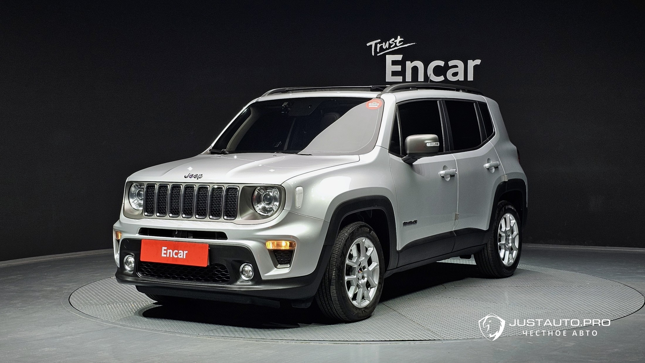 Автомобиль Jeep Renegade