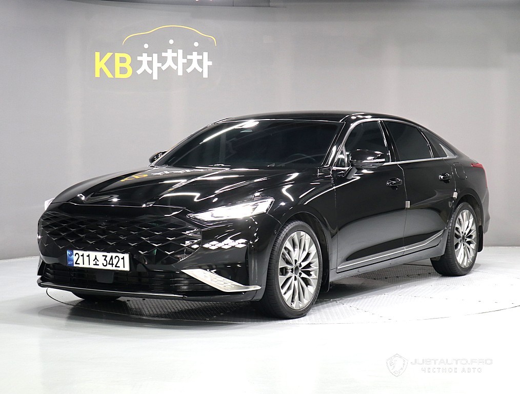 Автомобиль Kia K8