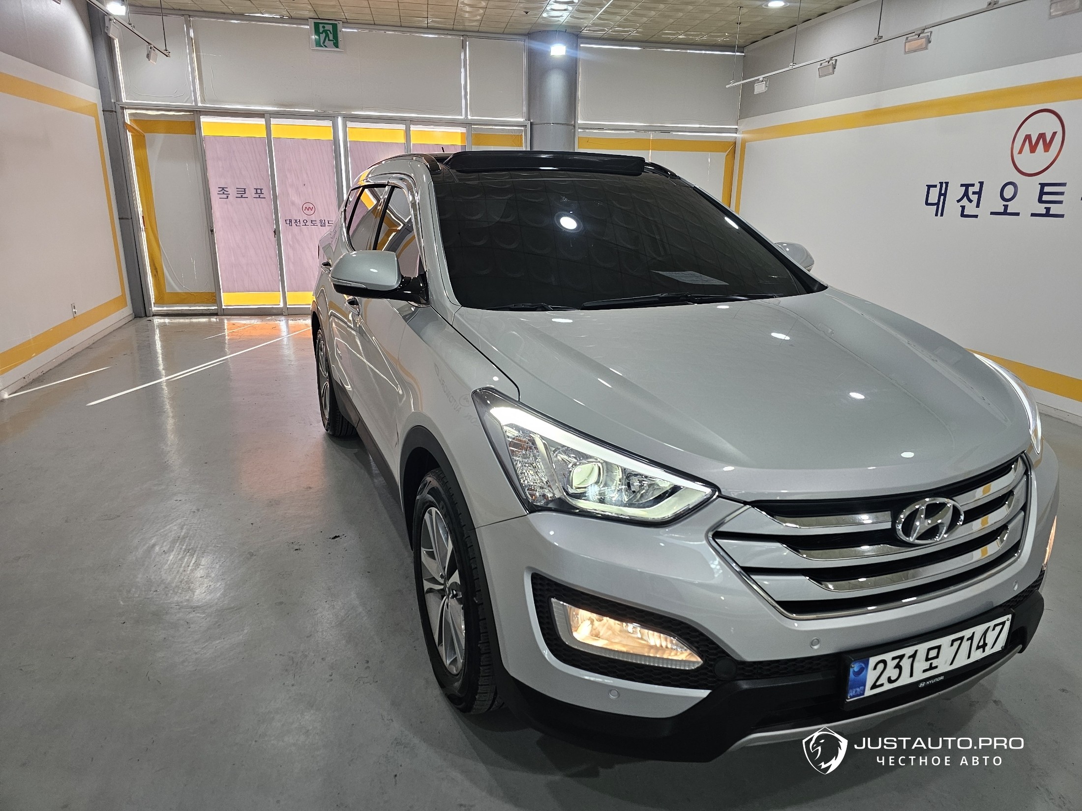 Автомобиль Hyundai Santafe