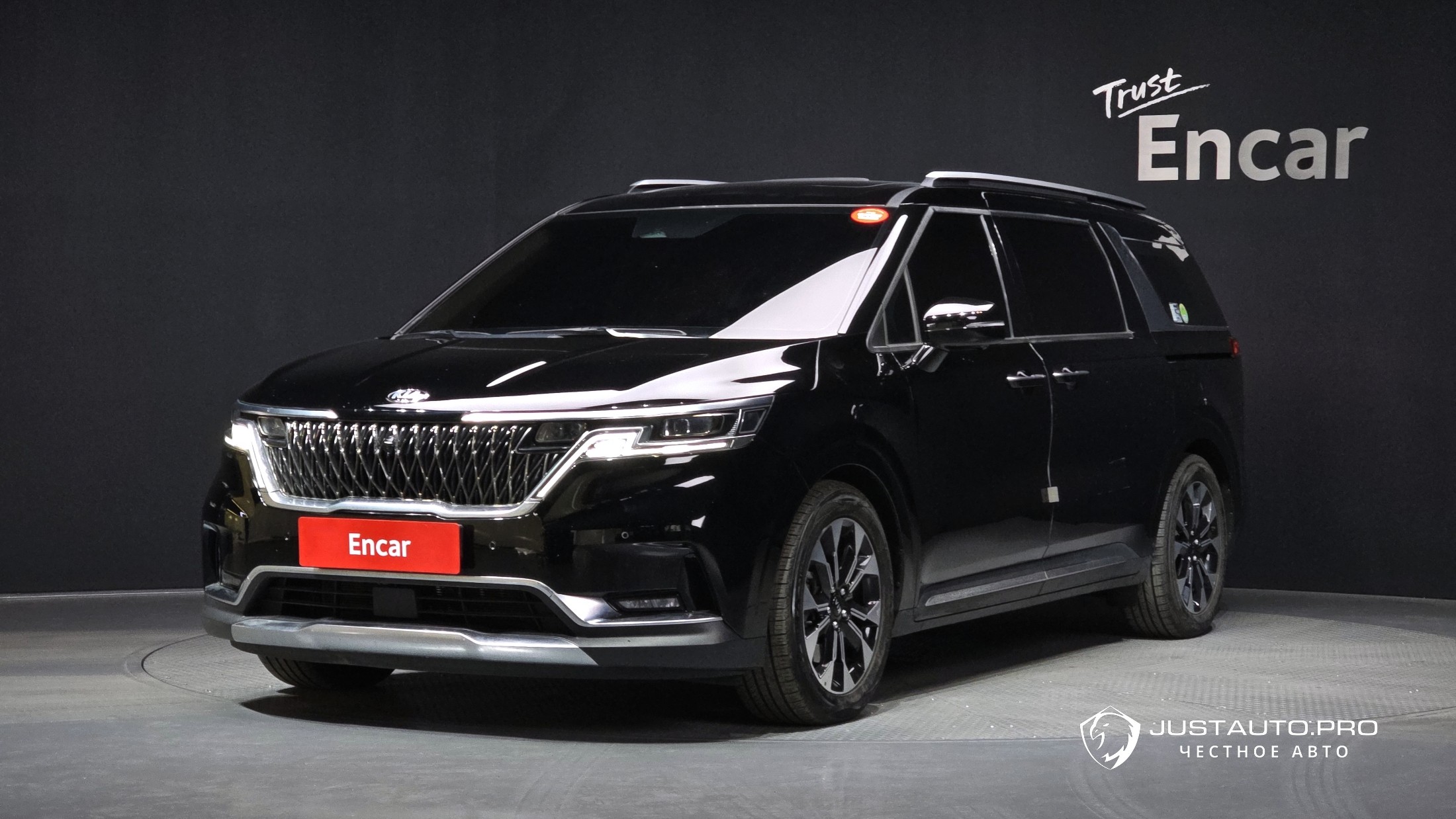 Автомобиль Kia Canival