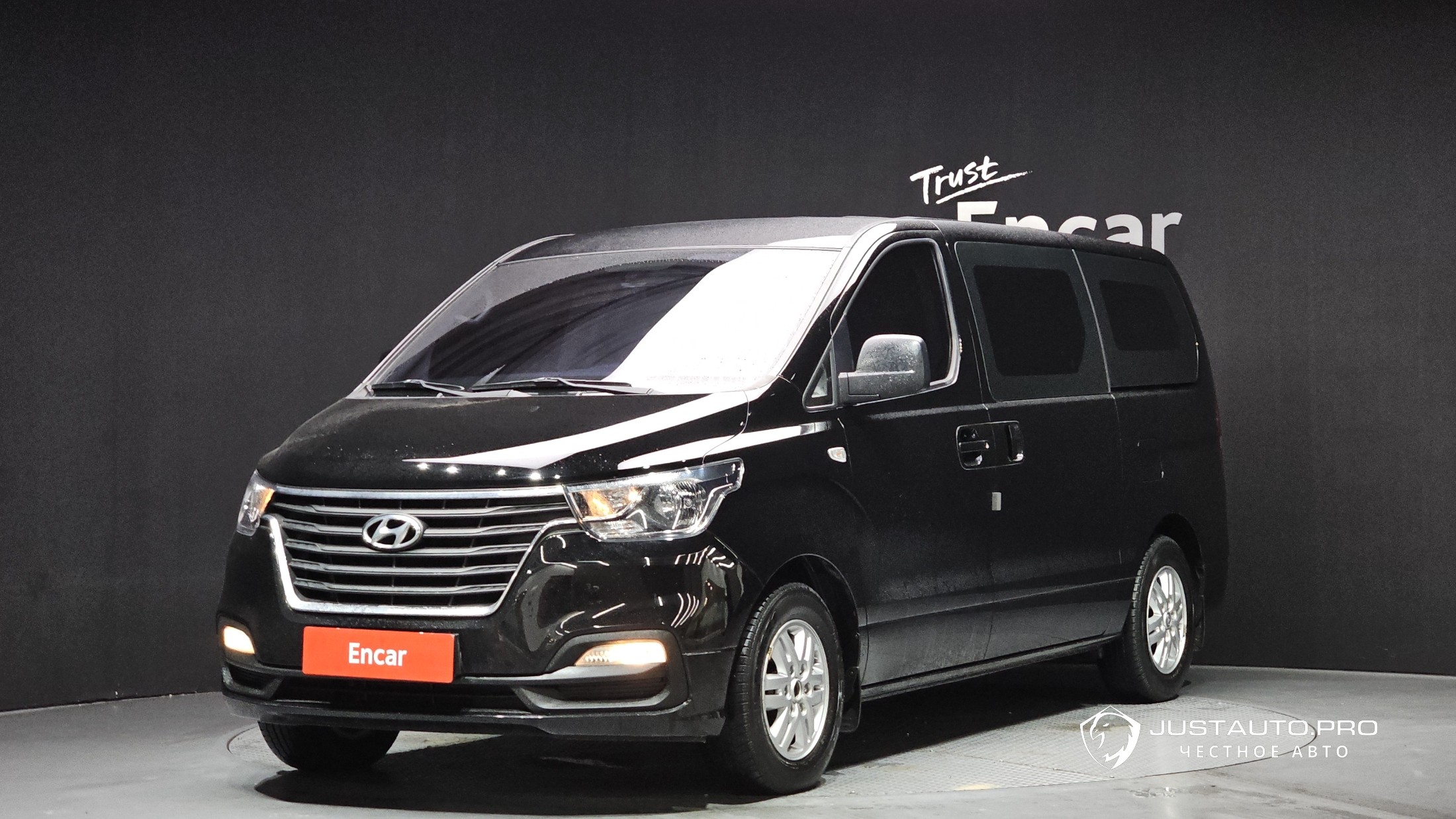 Автомобиль Hyundai Starex