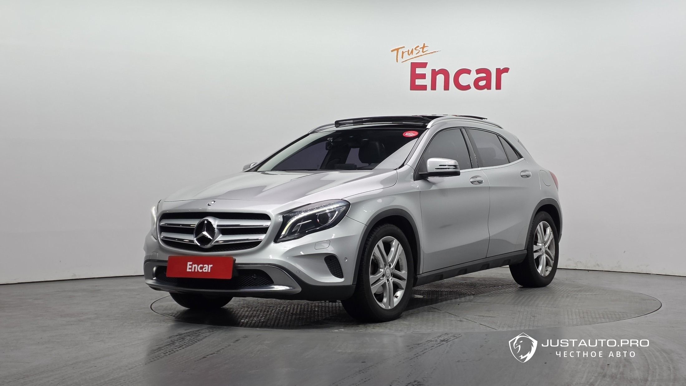 Автомобиль Mercedes-Benz GLA-Class