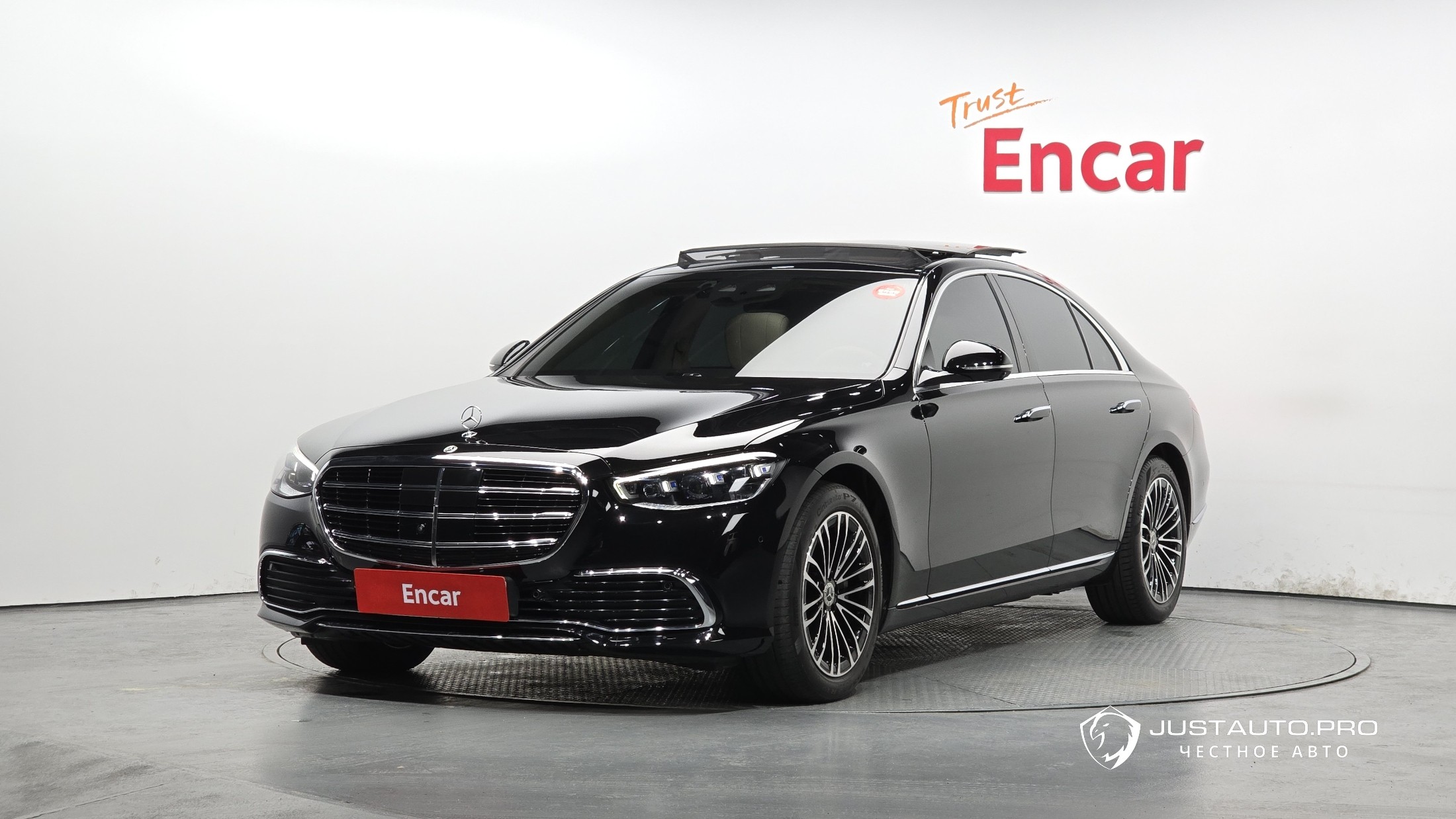 Автомобиль Mercedes-Benz S-Class