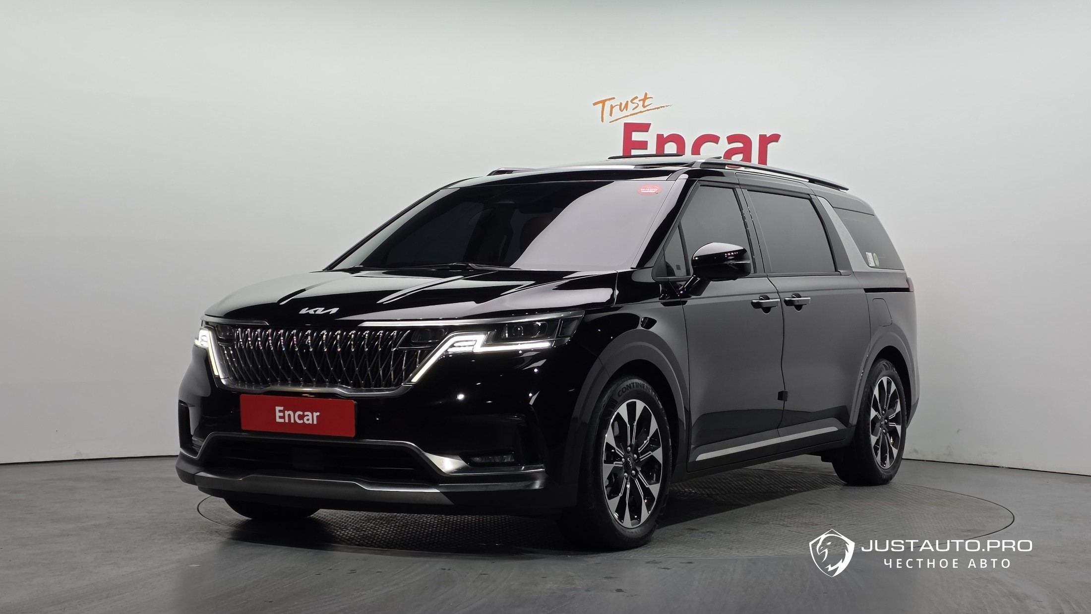 Автомобиль Kia Canival