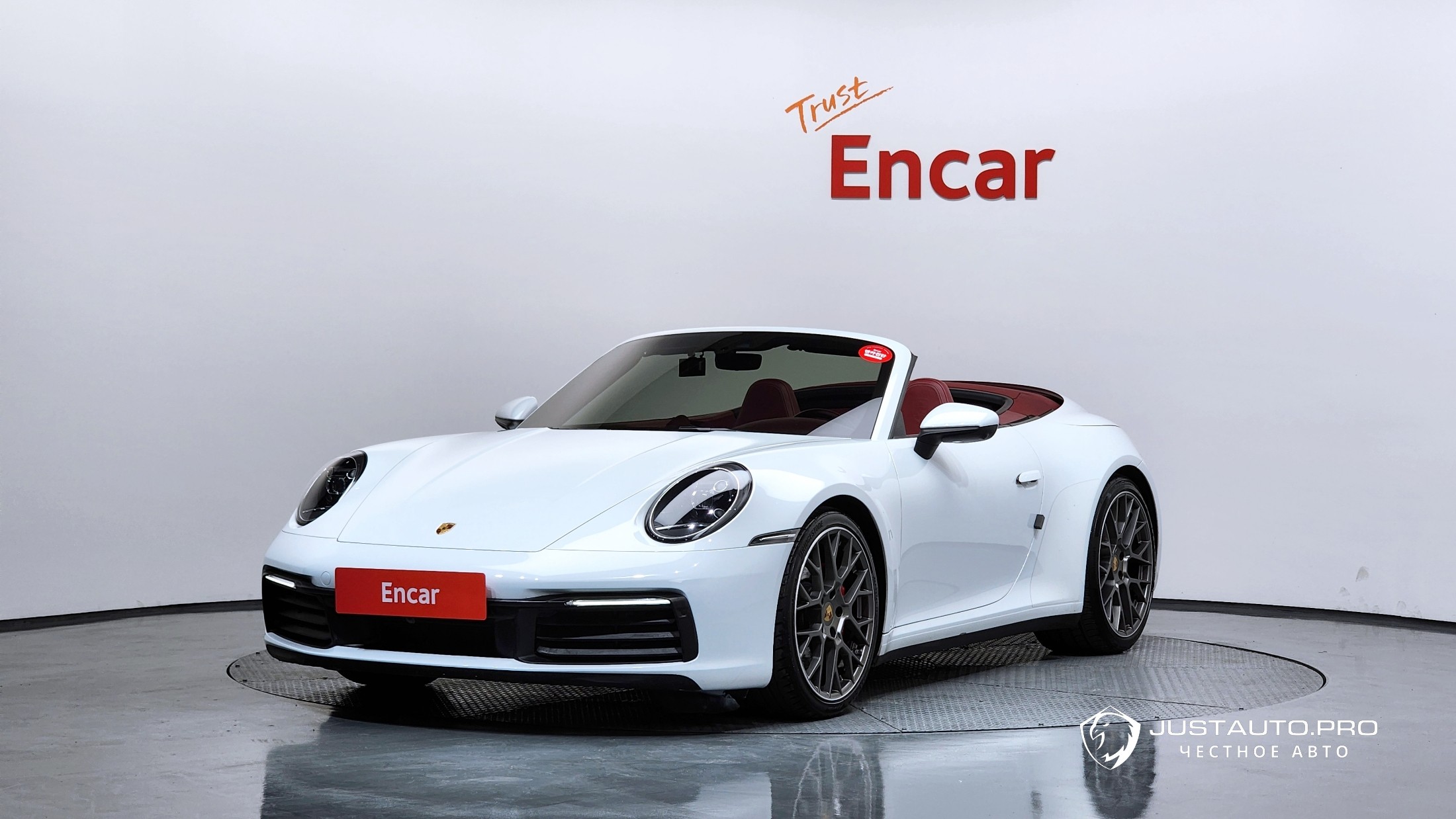 Автомобиль Porsche 911