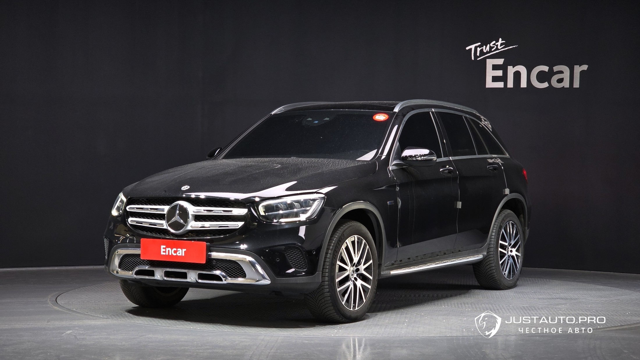 Автомобиль Mercedes-Benz GLC-Class
