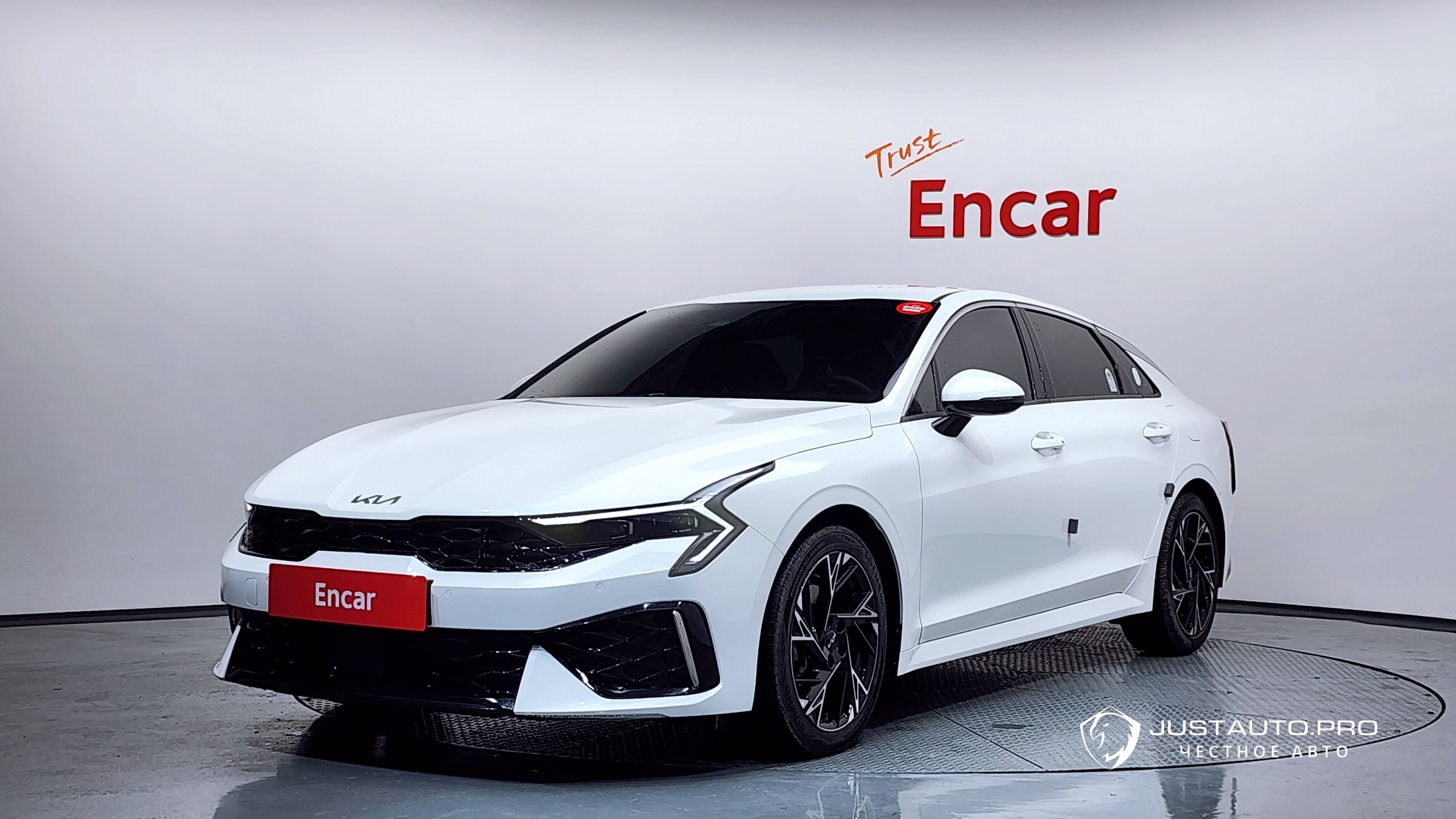 Автомобиль Kia K5