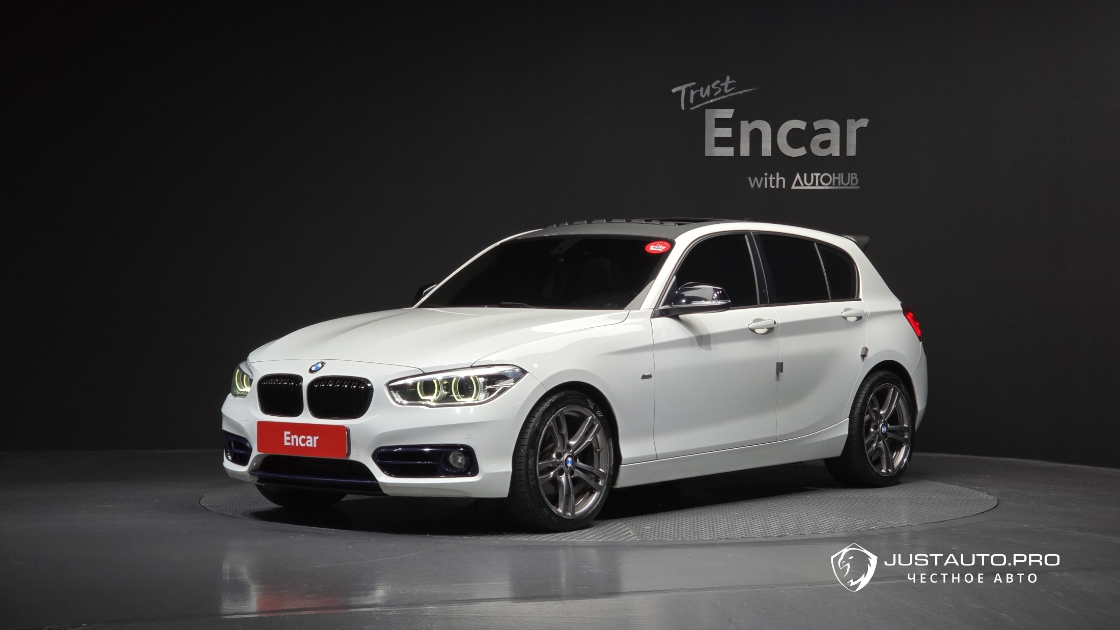 Автомобиль BMW 1-Series