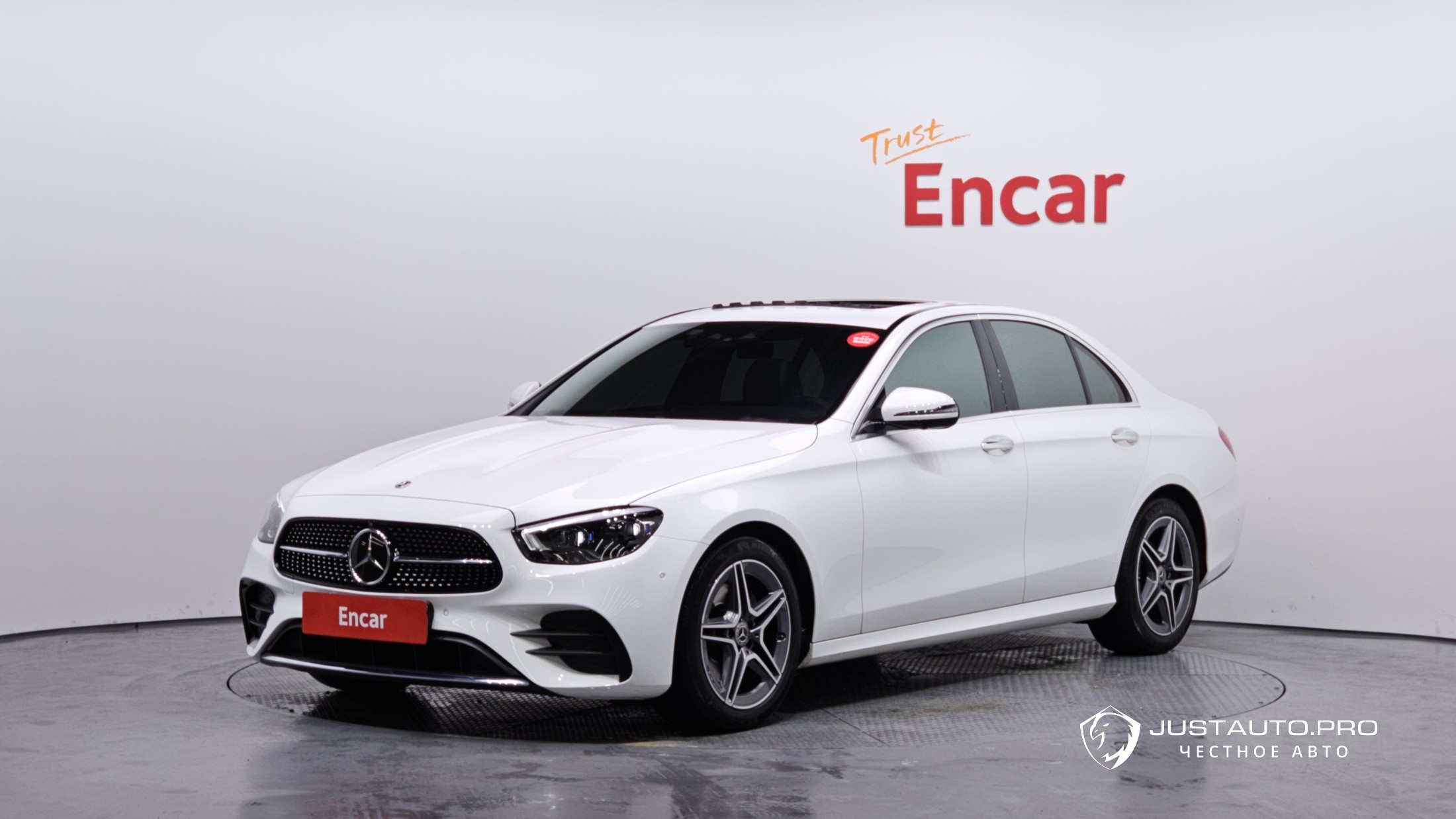 Автомобиль Mercedes-Benz E-Class
