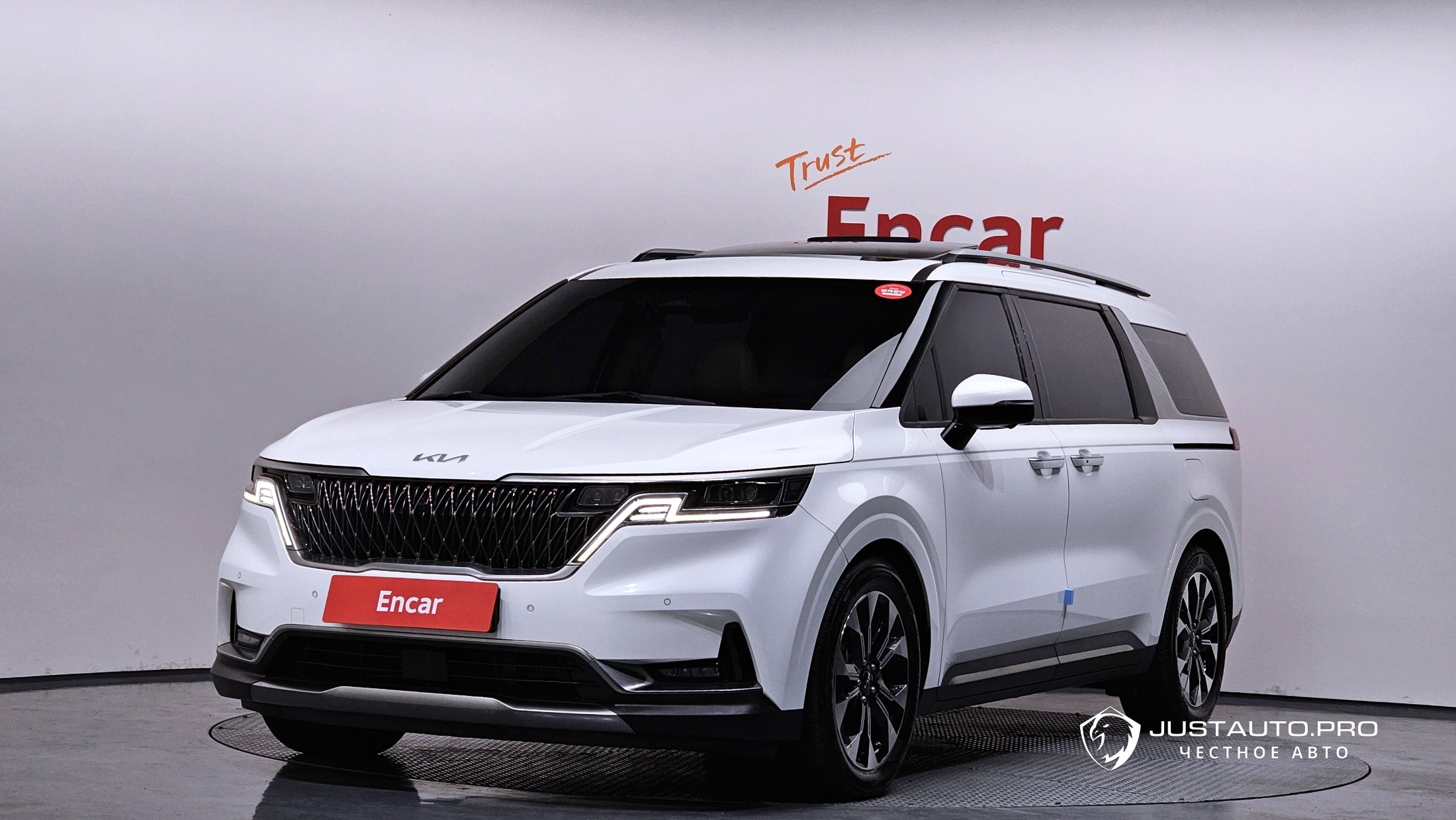 Автомобиль Kia Canival