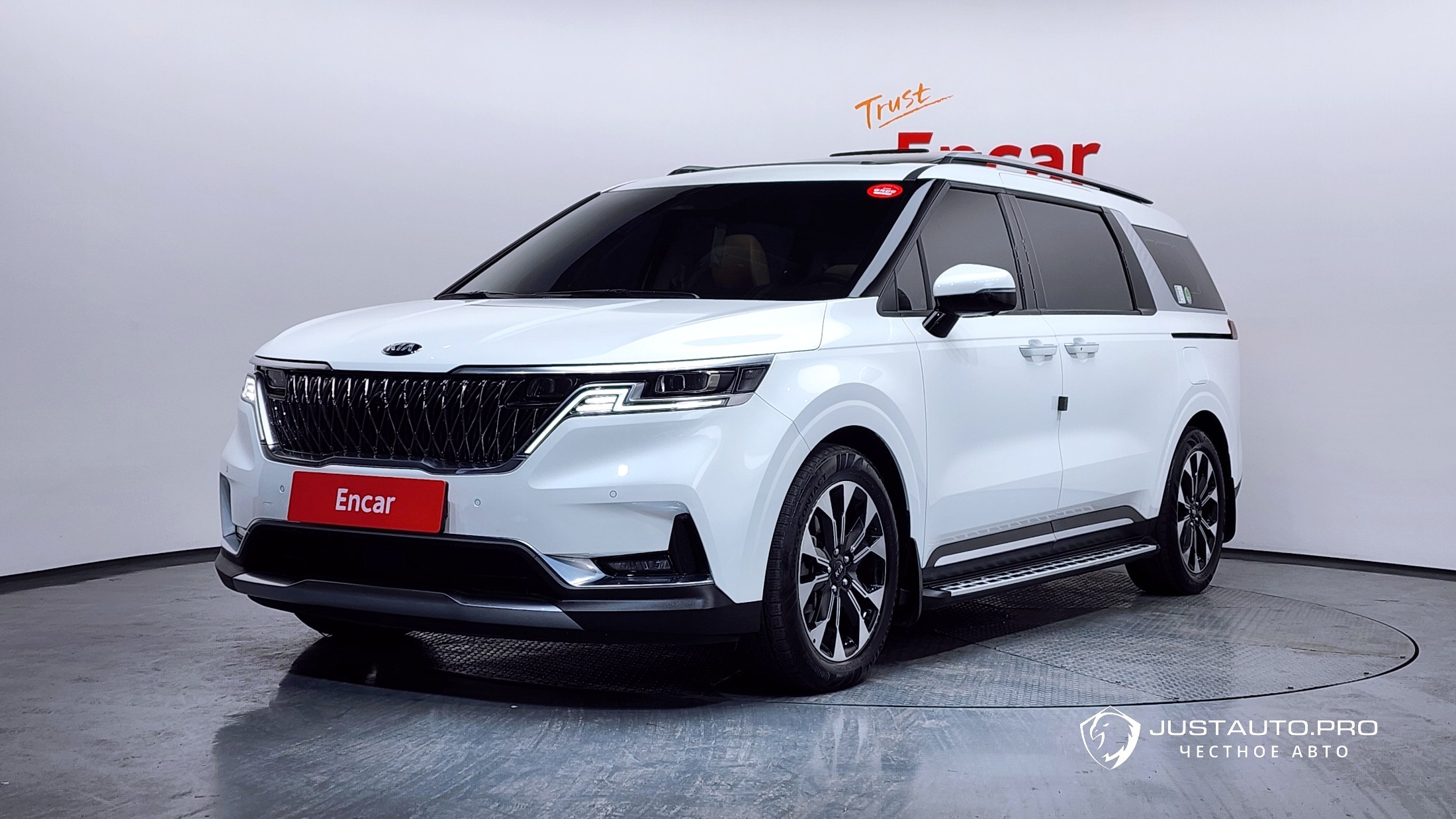 Автомобиль Kia Canival