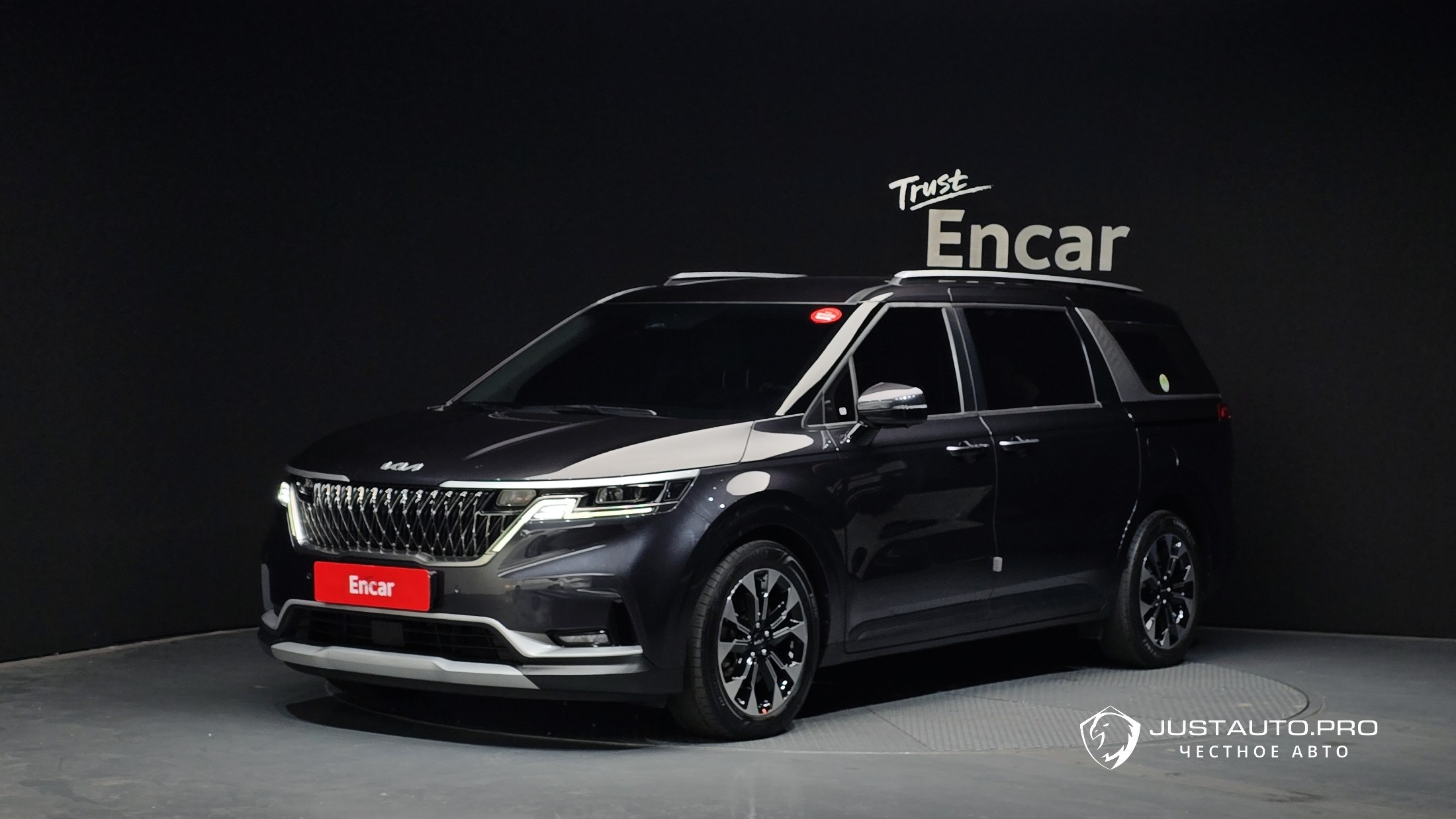 Автомобиль Kia Canival