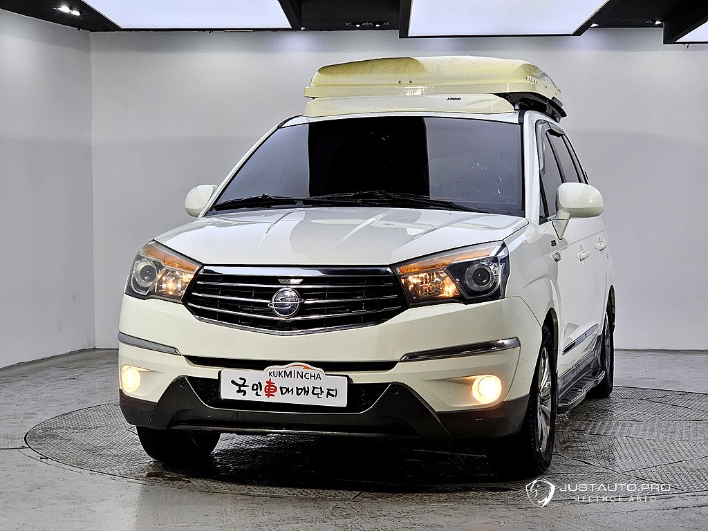 Автомобиль KG_Mobility_Ssangyong KORANDO