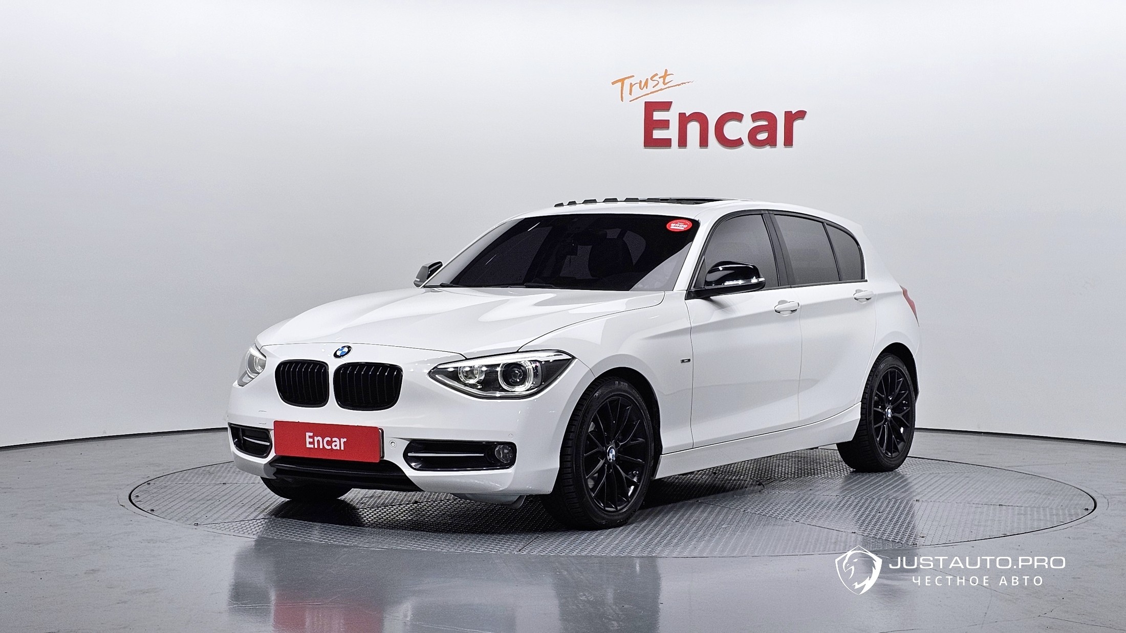 Автомобиль BMW 1-Series