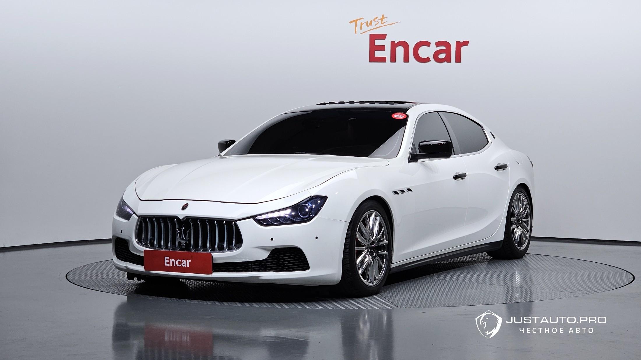 Автомобиль Maserati Ghibli