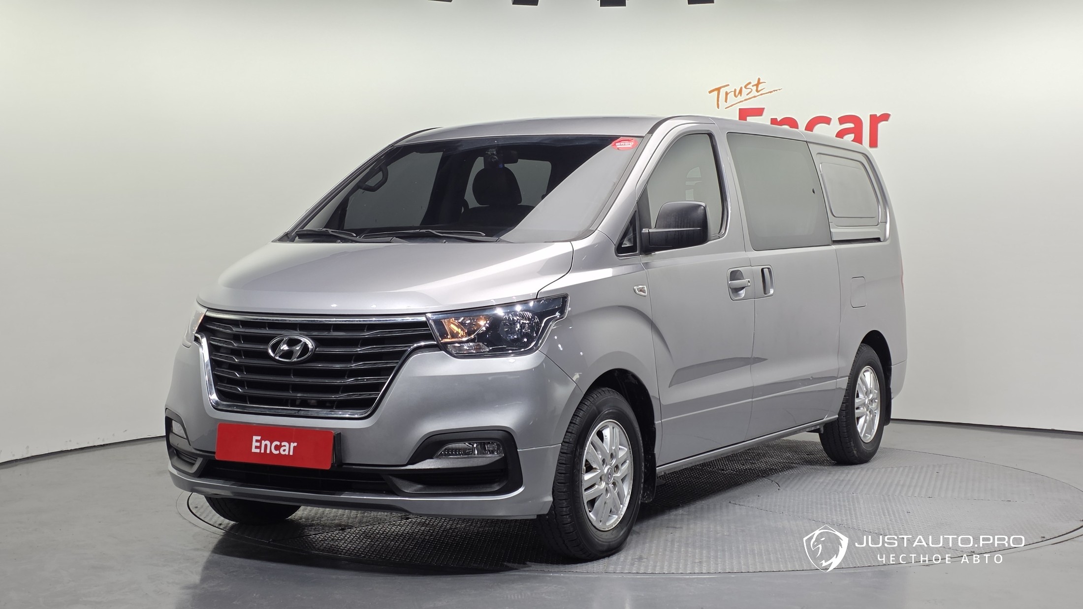 Автомобиль Hyundai Starex