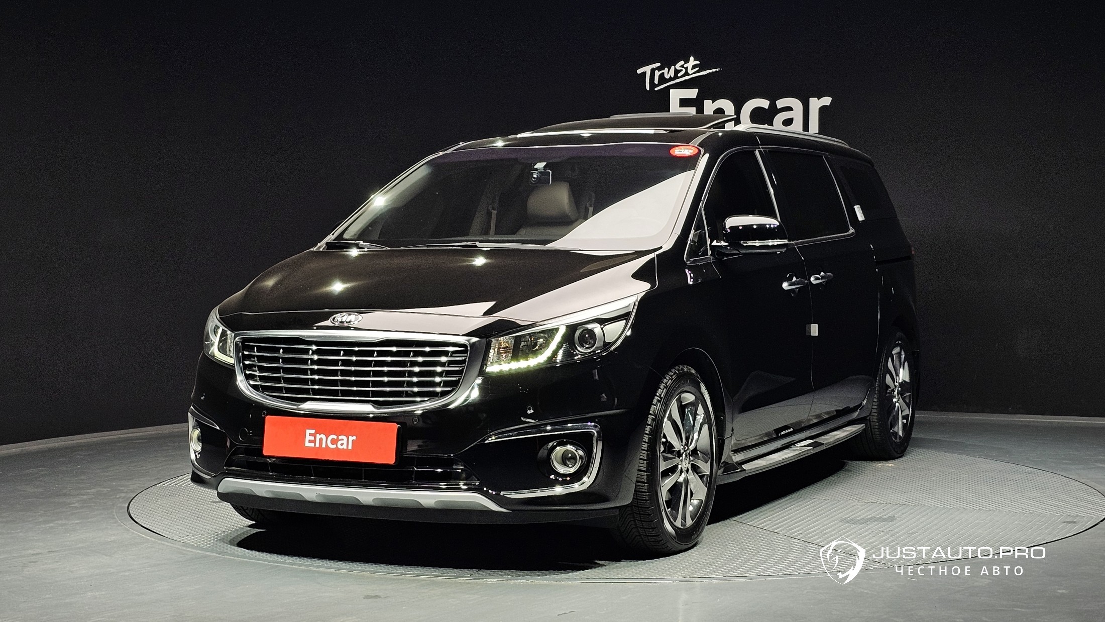 Автомобиль Kia Canival