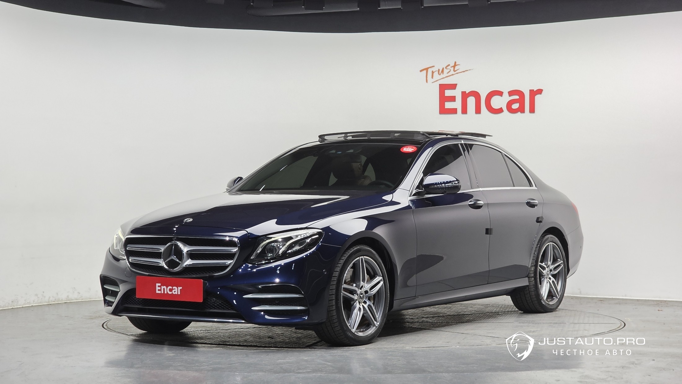 Автомобиль Mercedes-Benz E-Class