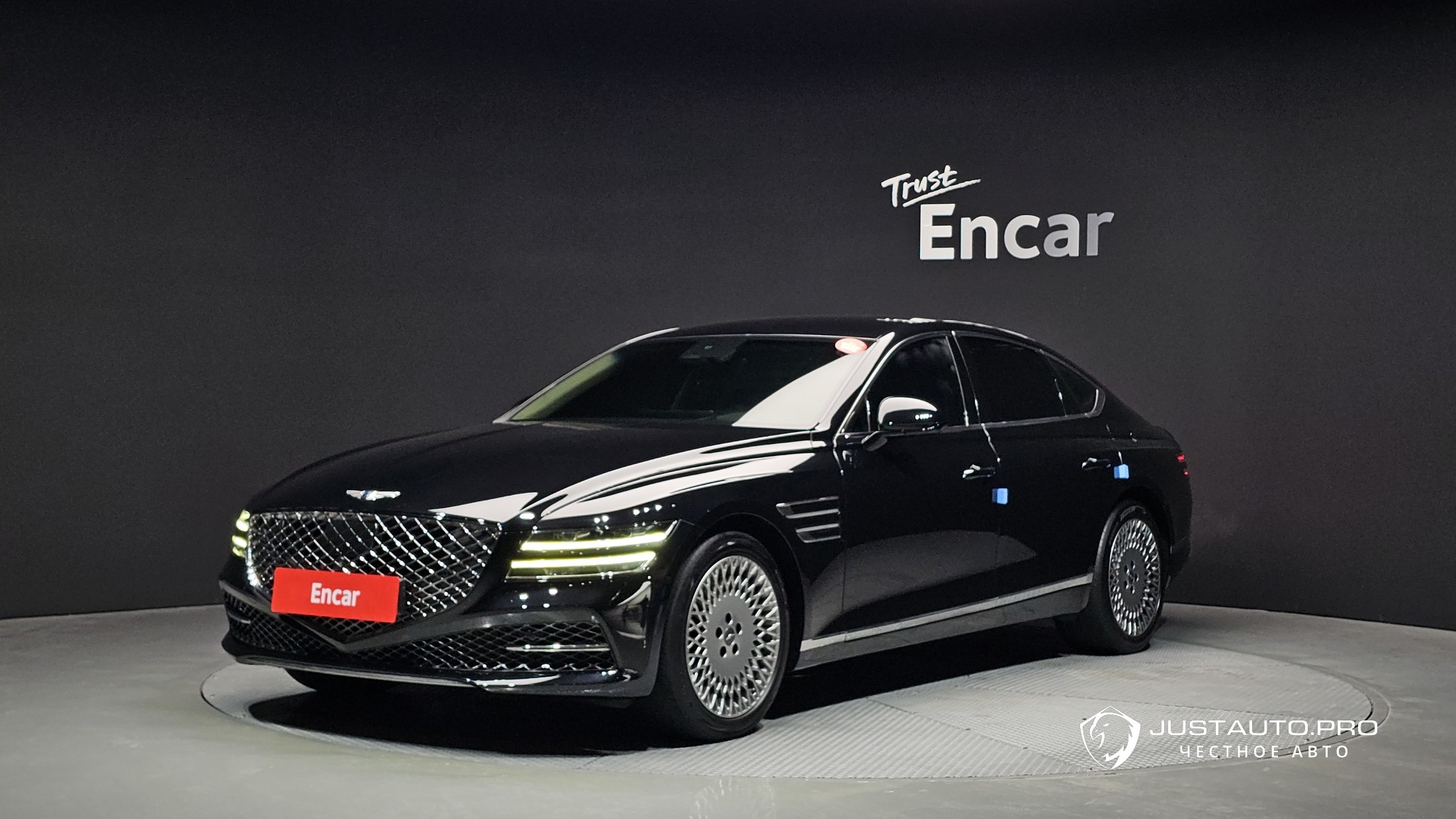 Автомобиль Genesis G80