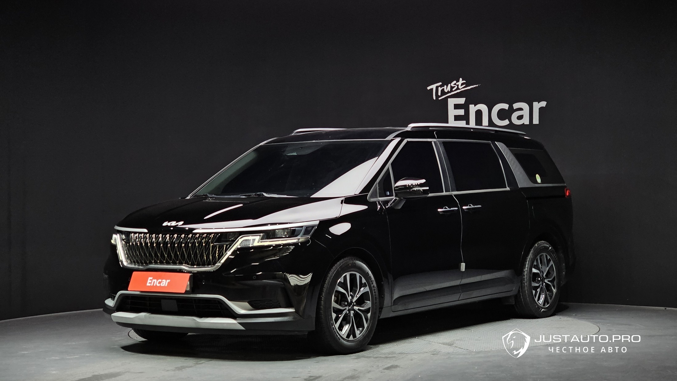 Автомобиль Kia Canival