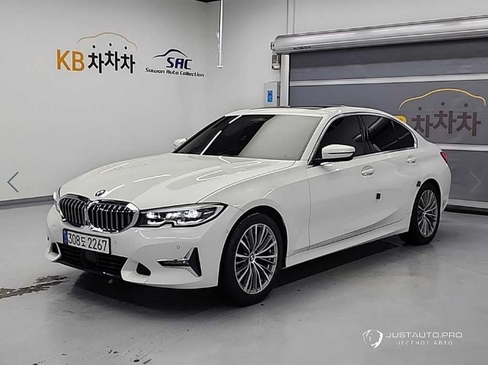Автомобиль BMW 3-Series