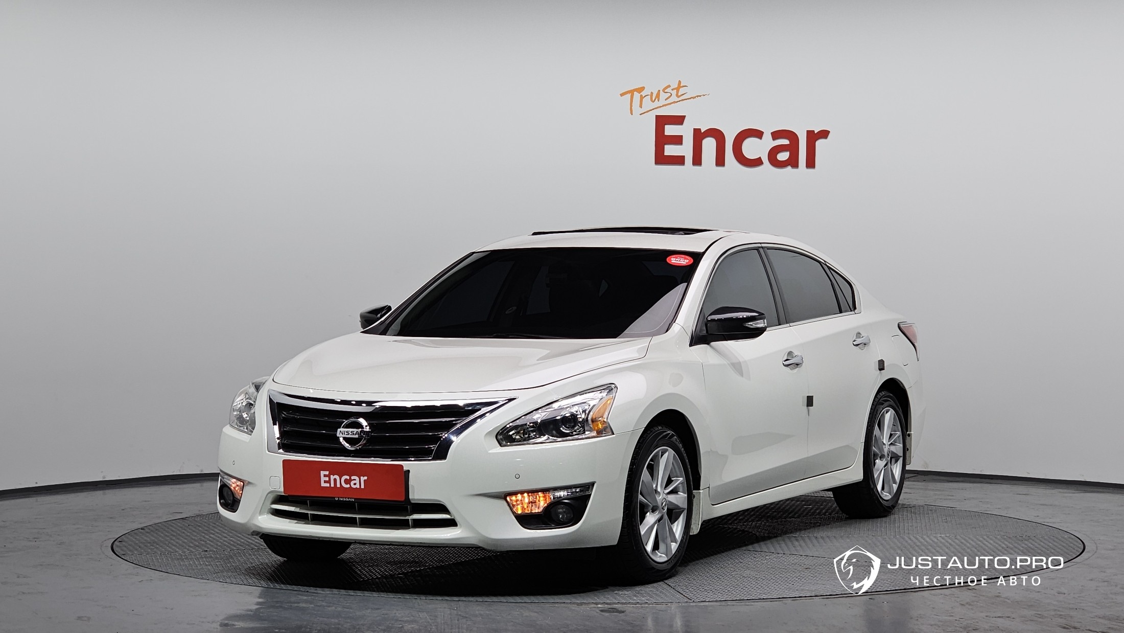 Автомобиль Nissan Altima