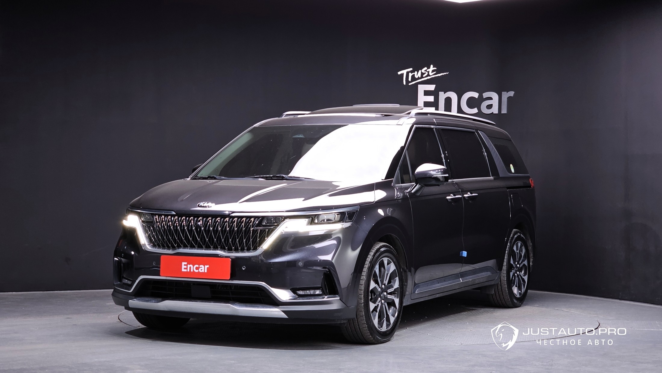 Автомобиль Kia Canival