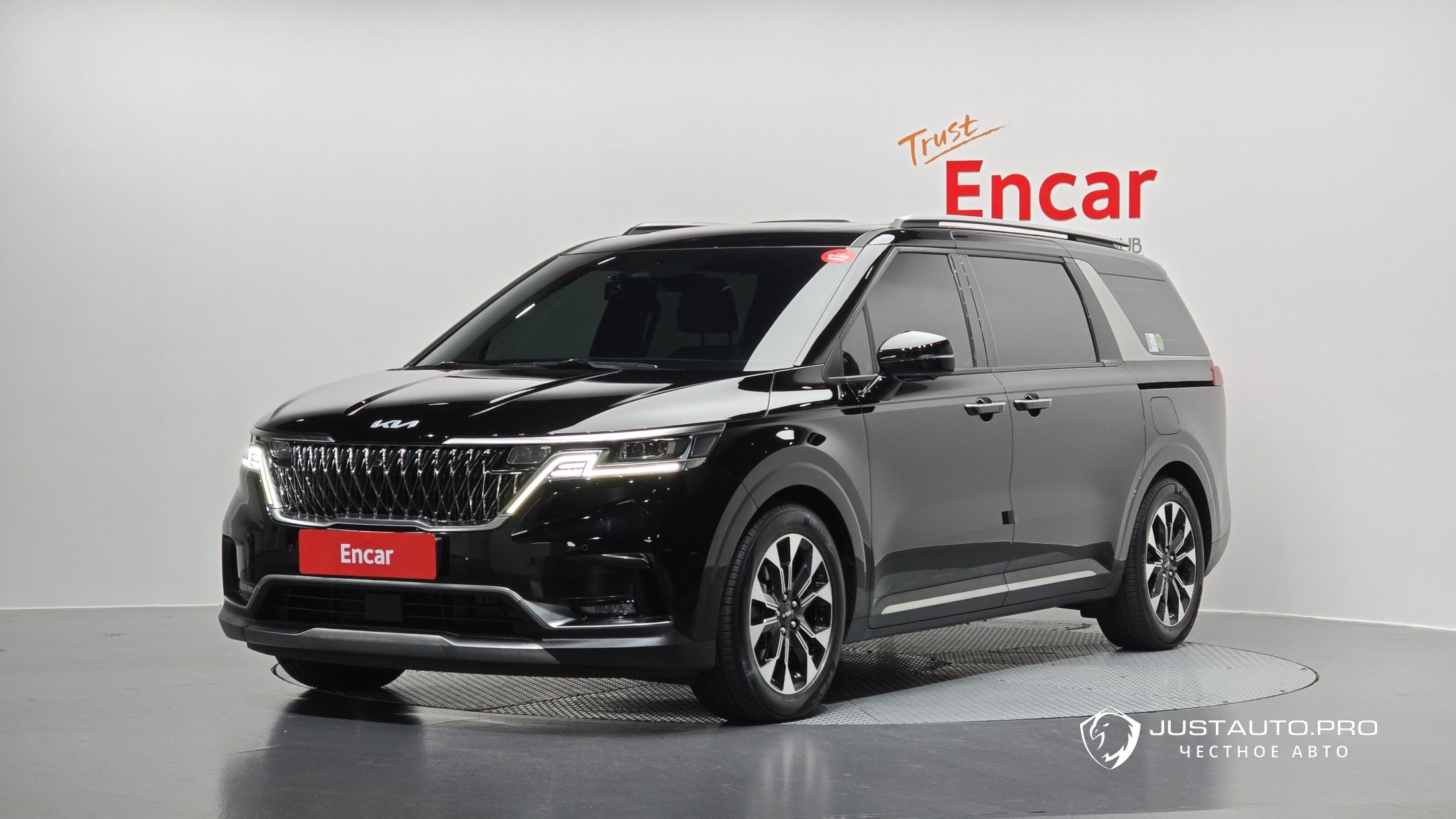 Автомобиль Kia Canival