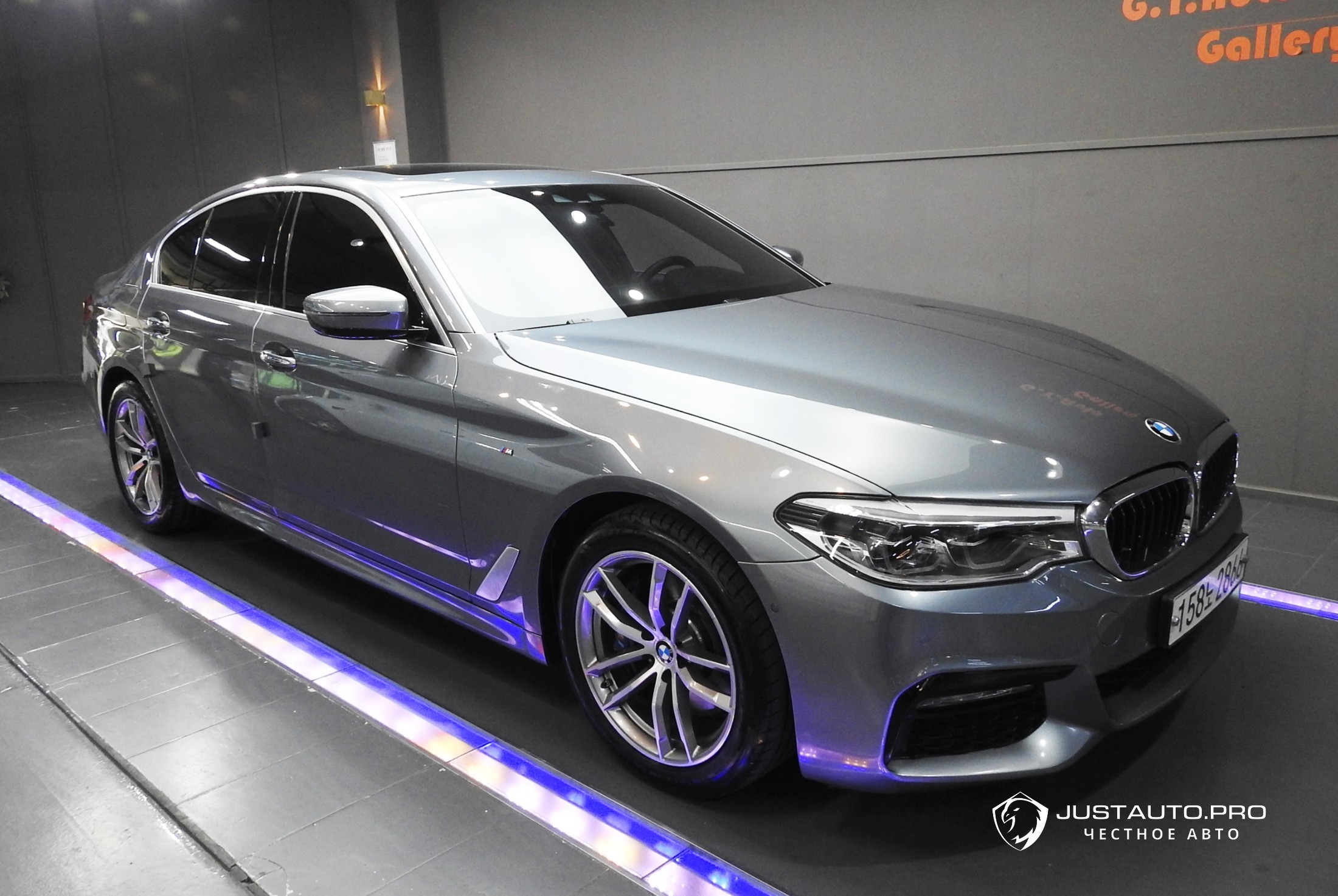 Автомобиль BMW 5-Series