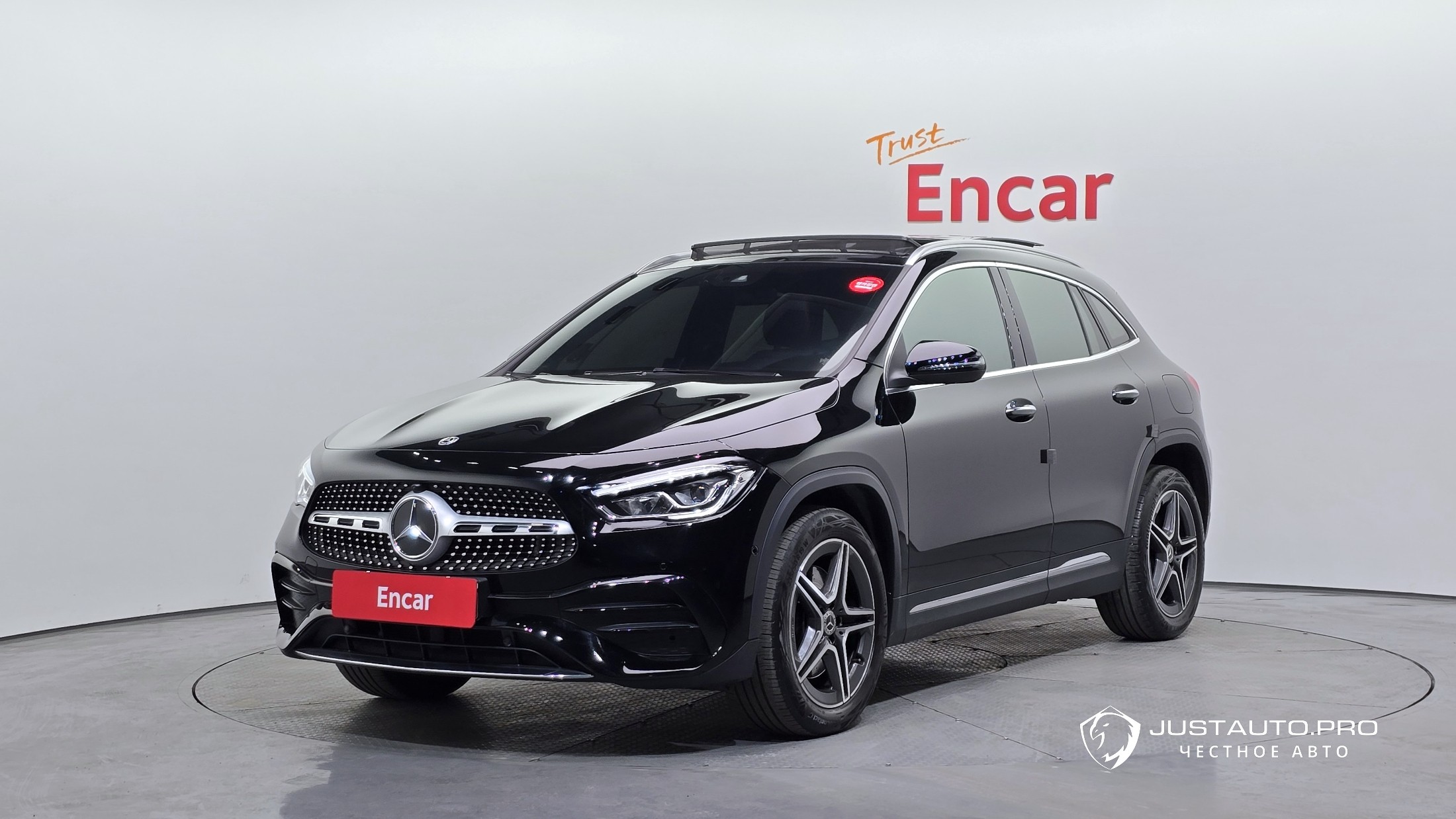 Автомобиль Mercedes-Benz GLA-Class