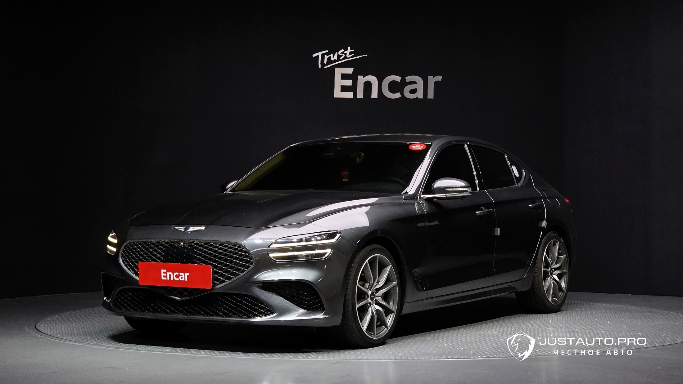 Автомобиль Genesis G70