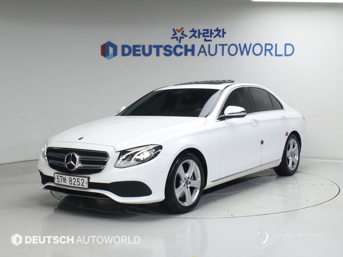 Автомобиль Mercedes-Benz E-Class