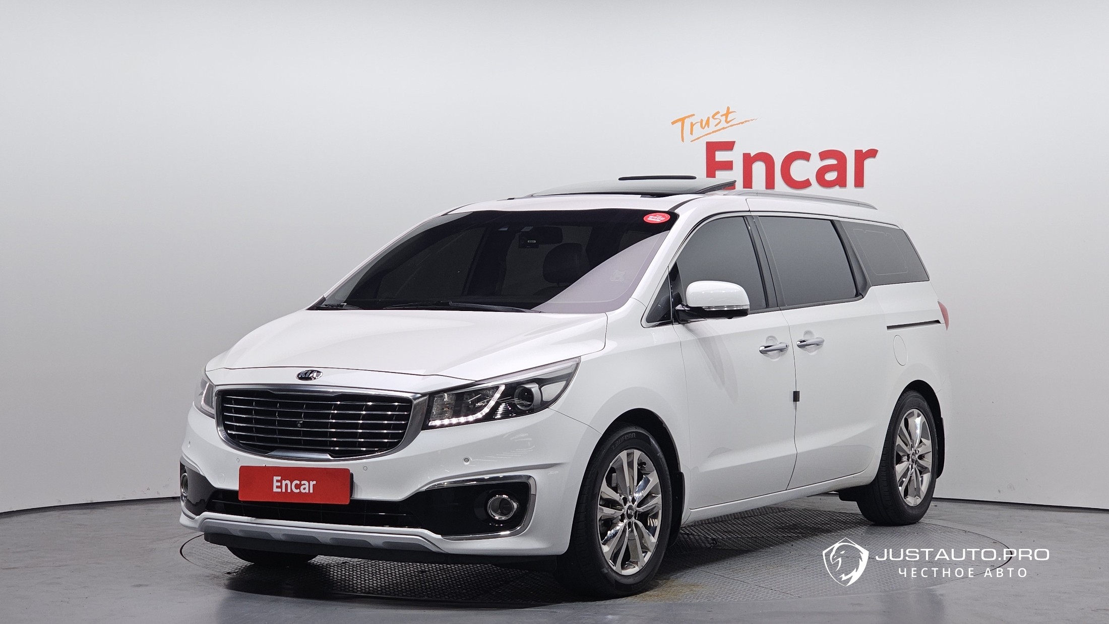 Автомобиль Kia Canival