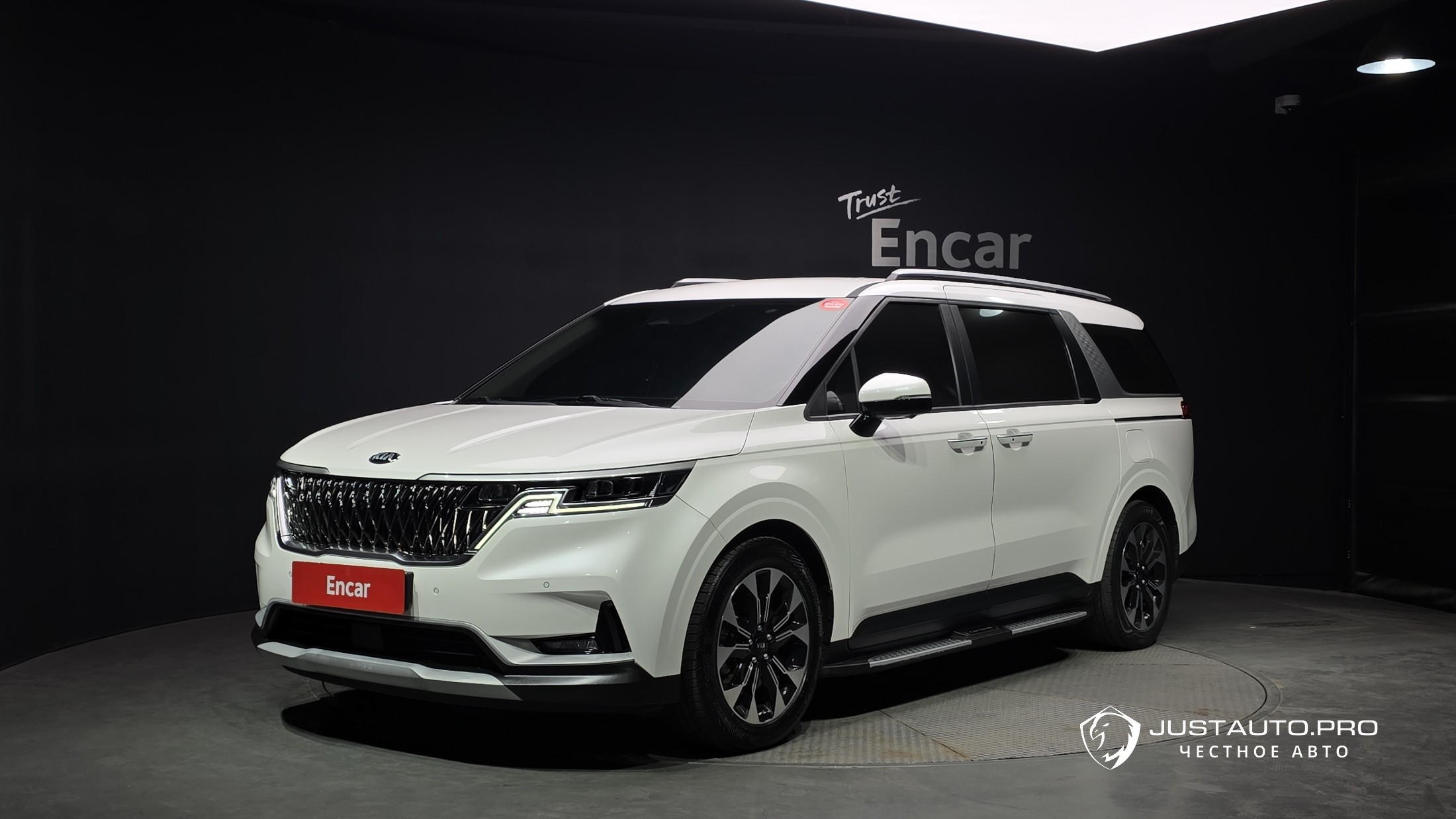 Автомобиль Kia Canival