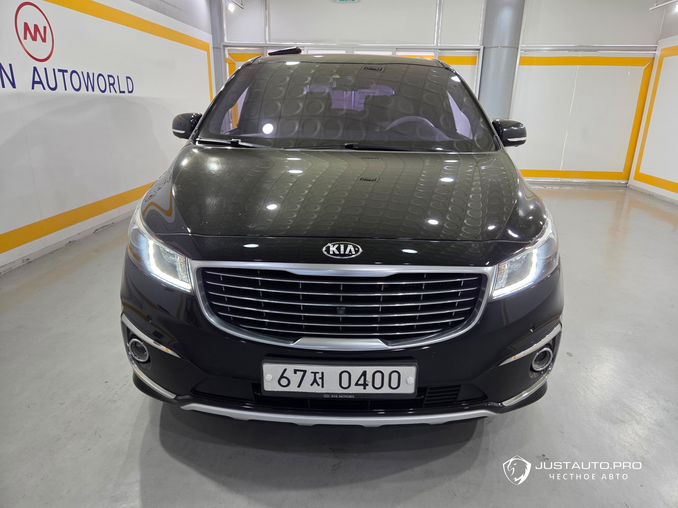 Автомобиль Kia Canival