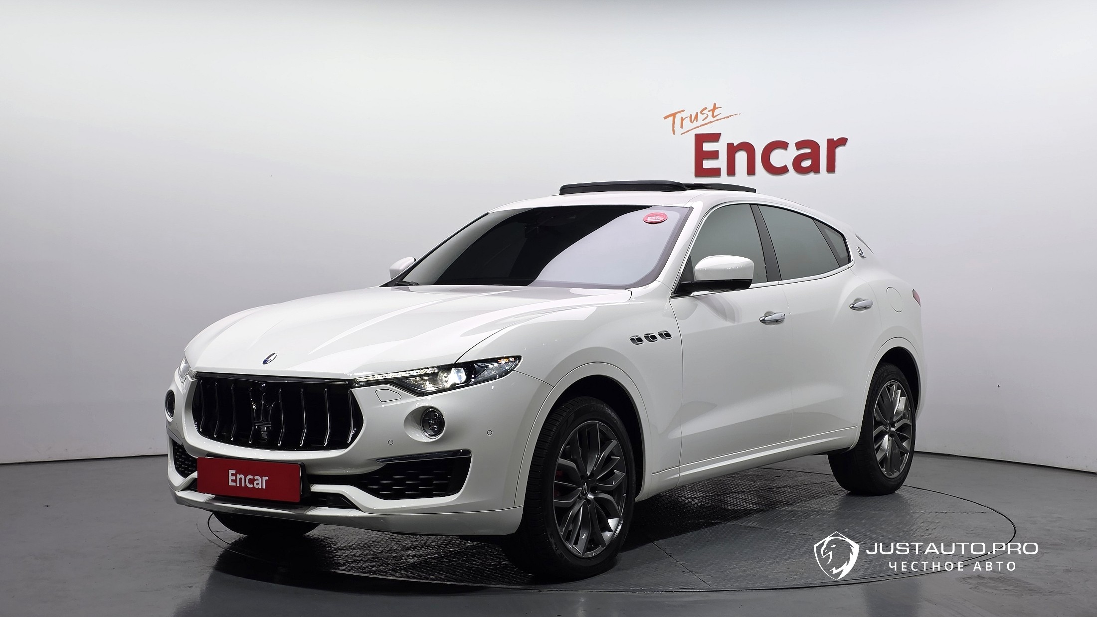Автомобиль Maserati Levante